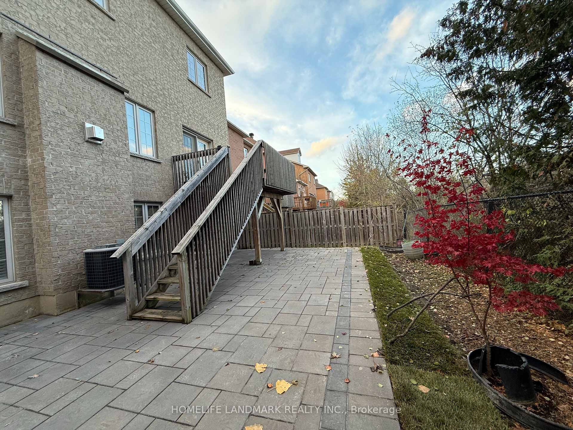 Photo 3 of Unit Lower, 325 Bathurst Glen Drive, Vaughan, Patterson — HOMEH