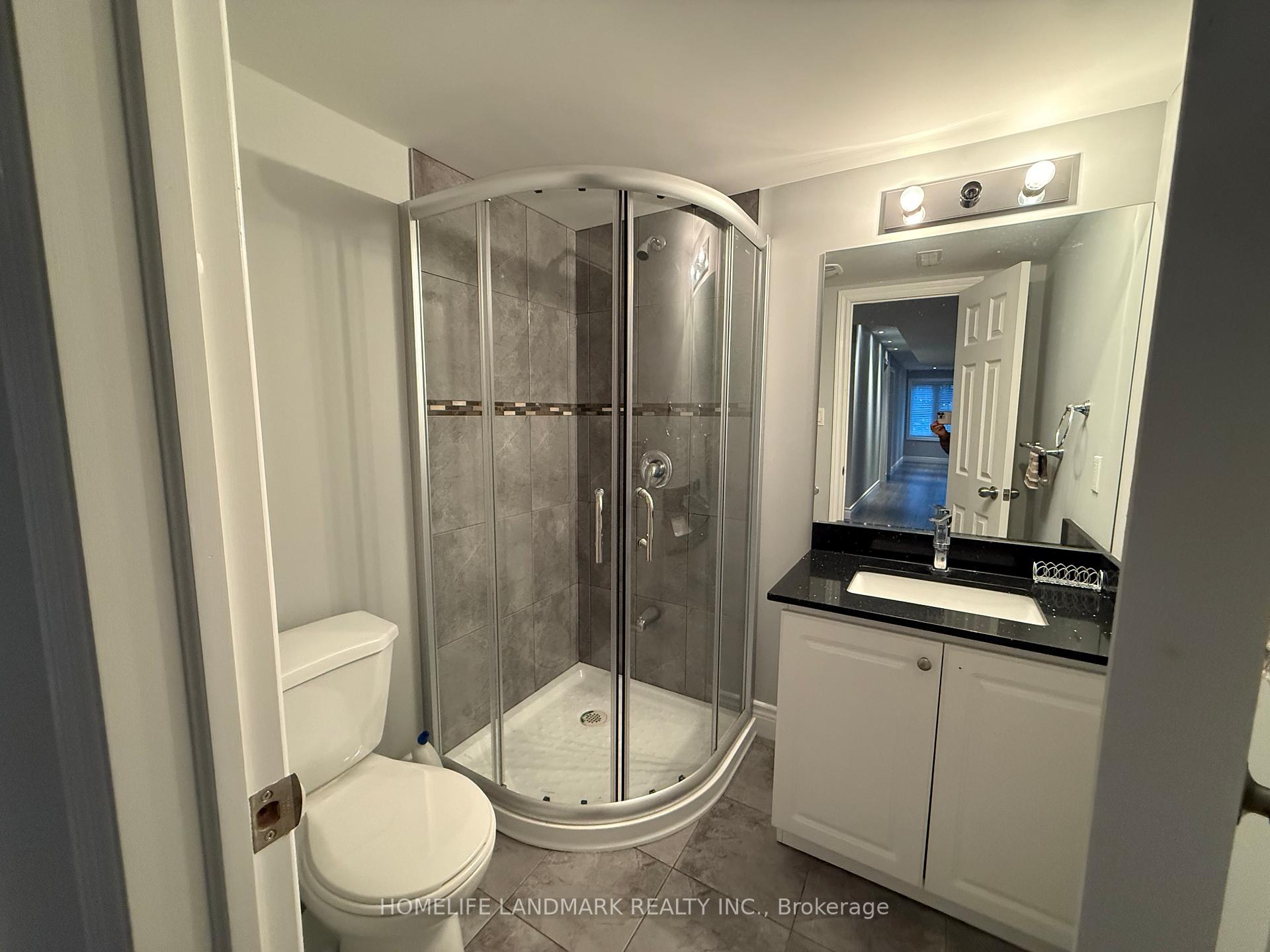 Photo 6 of Unit Lower, 325 Bathurst Glen Drive, Vaughan, Patterson — HOMEH