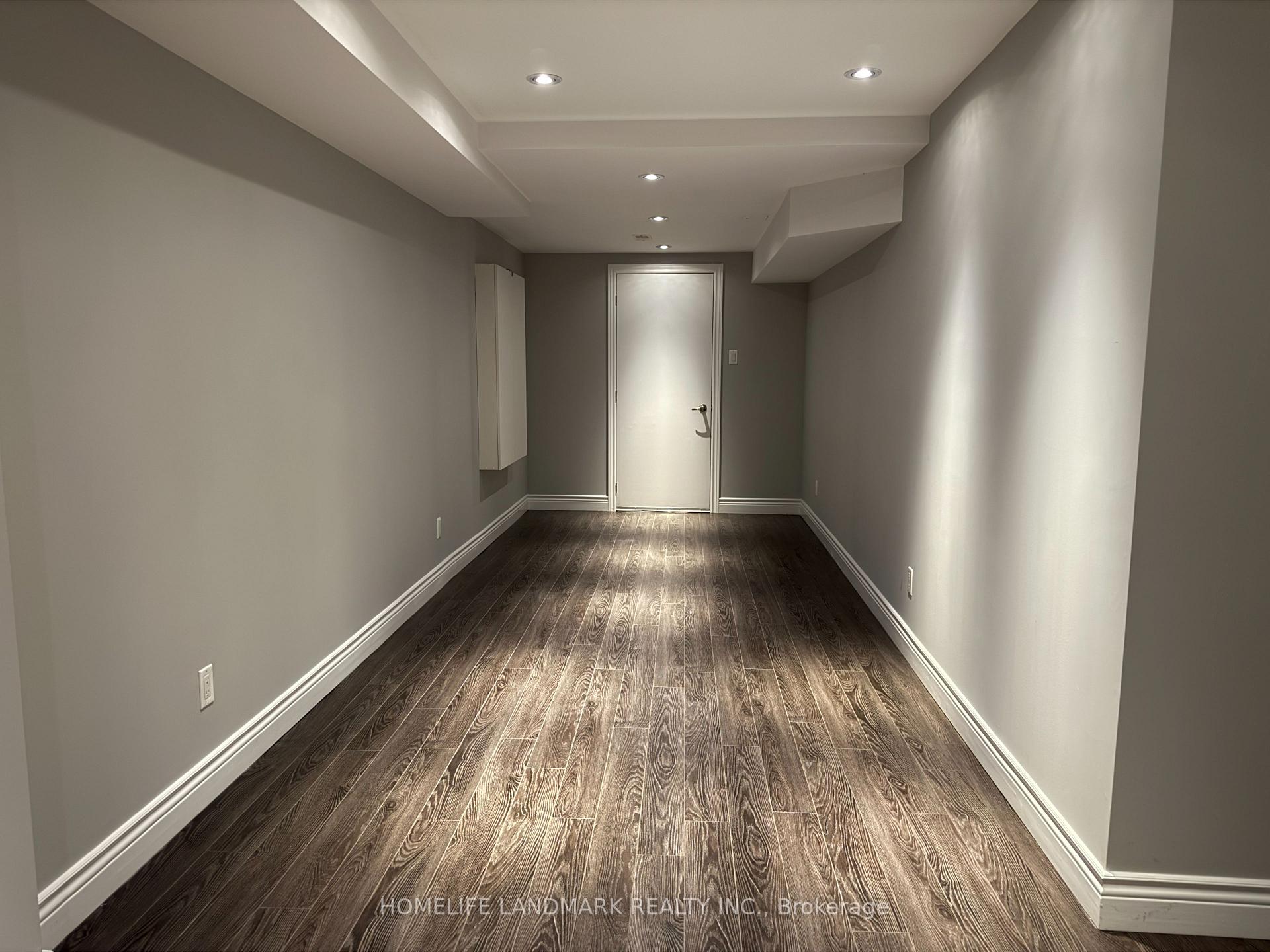 Photo 9 of Unit Lower, 325 Bathurst Glen Drive, Vaughan, Patterson — HOMEH