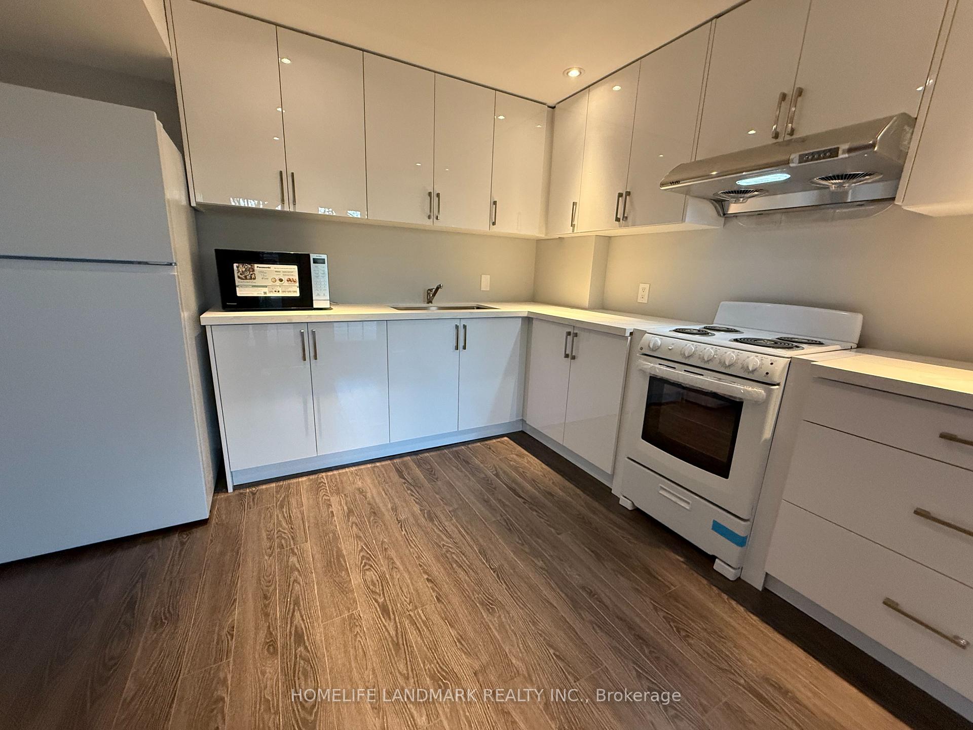 Photo 17 of Unit Lower, 325 Bathurst Glen Drive, Vaughan, Patterson — HOMEH