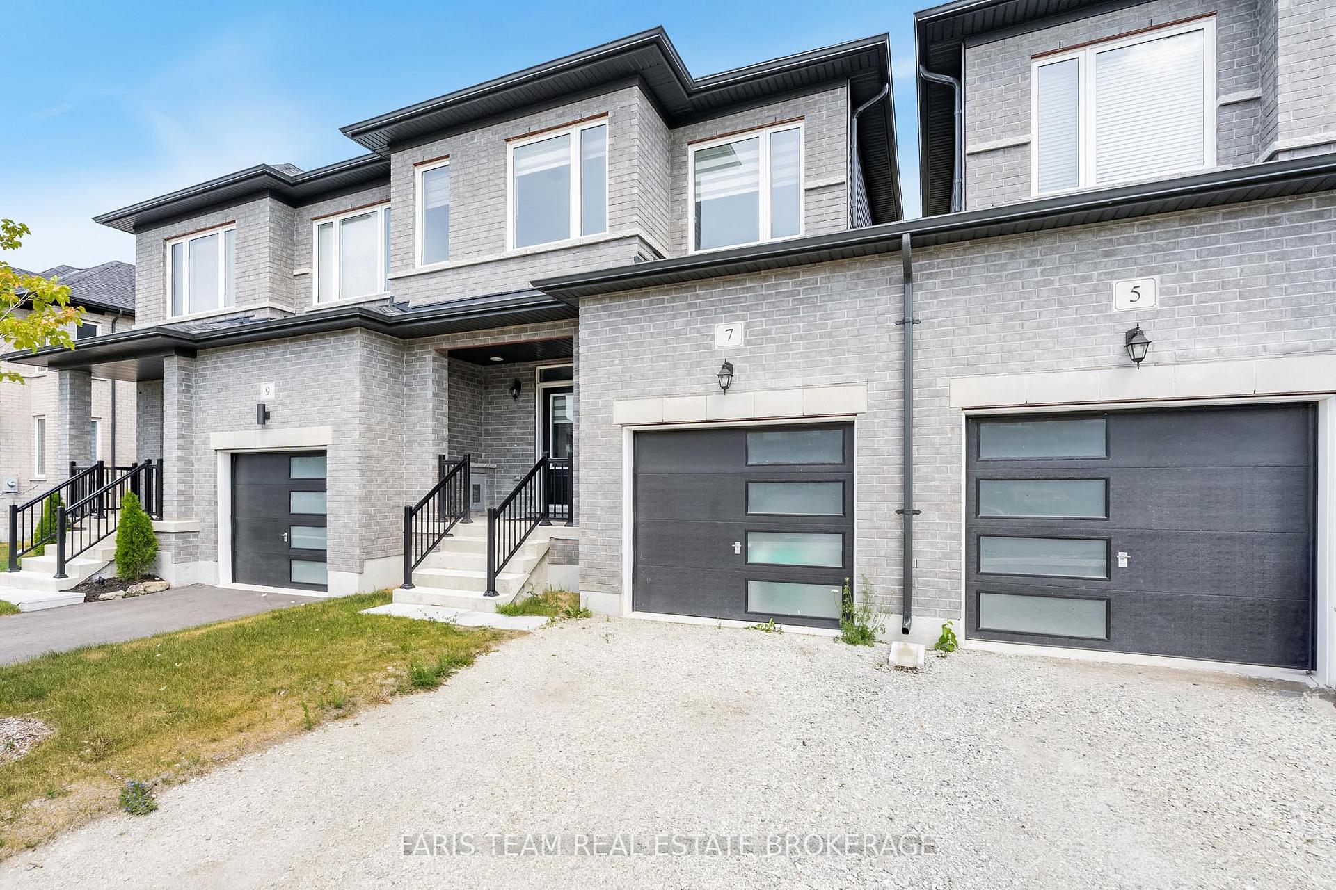 Photo 2 of 7 Lisa Street, Wasaga Beach — HOMEH