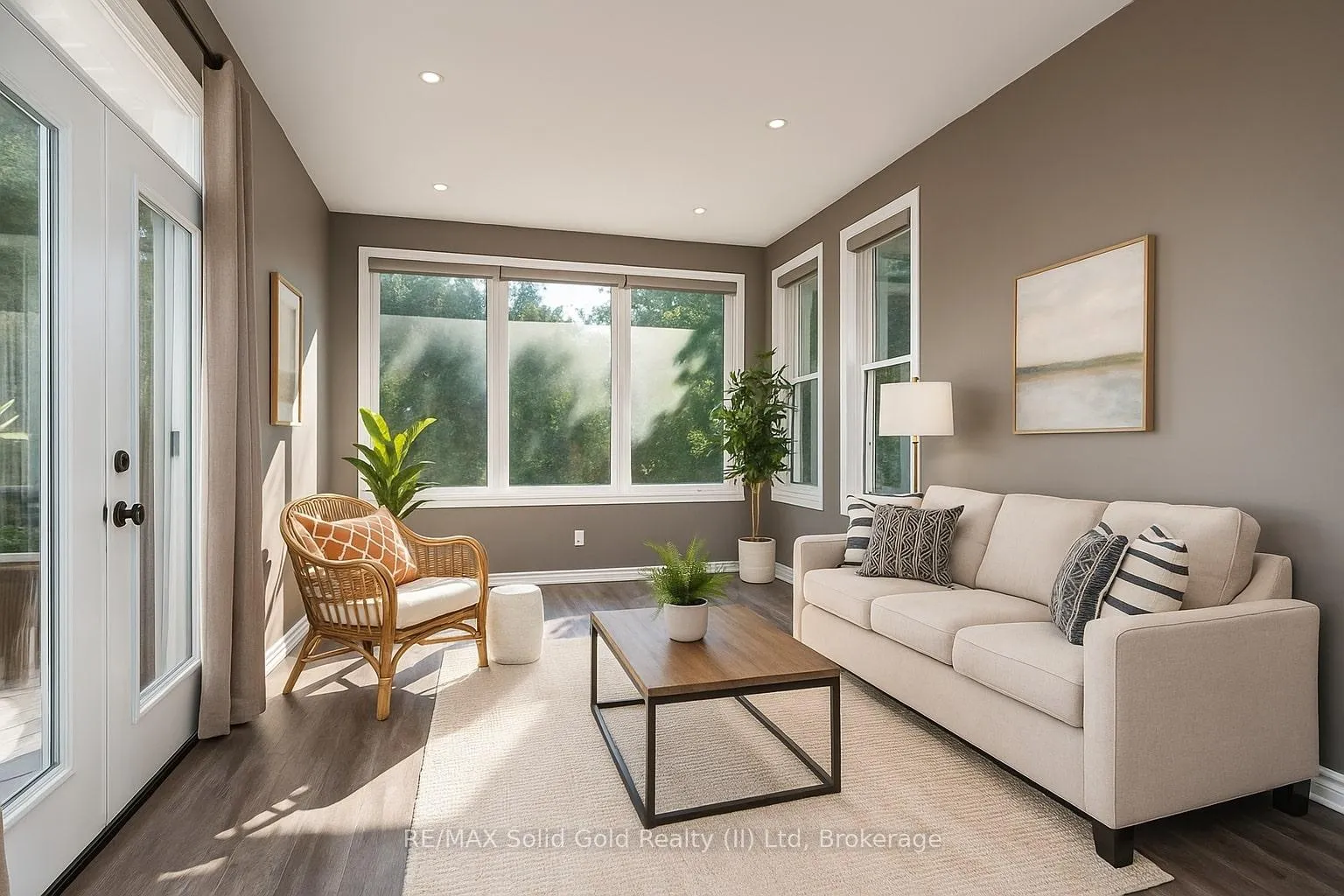 Photo 5 of 15 Parkview Drive, Wellesley — HOMEH