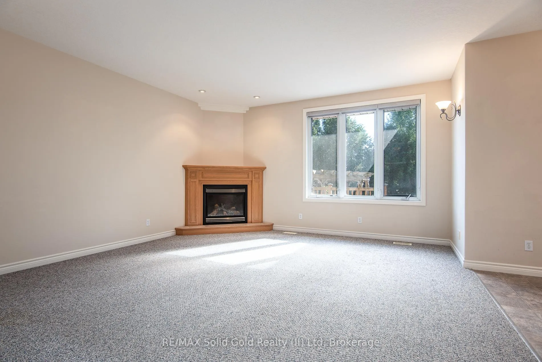 Photo 11 of 15 Parkview Drive, Wellesley — HOMEH
