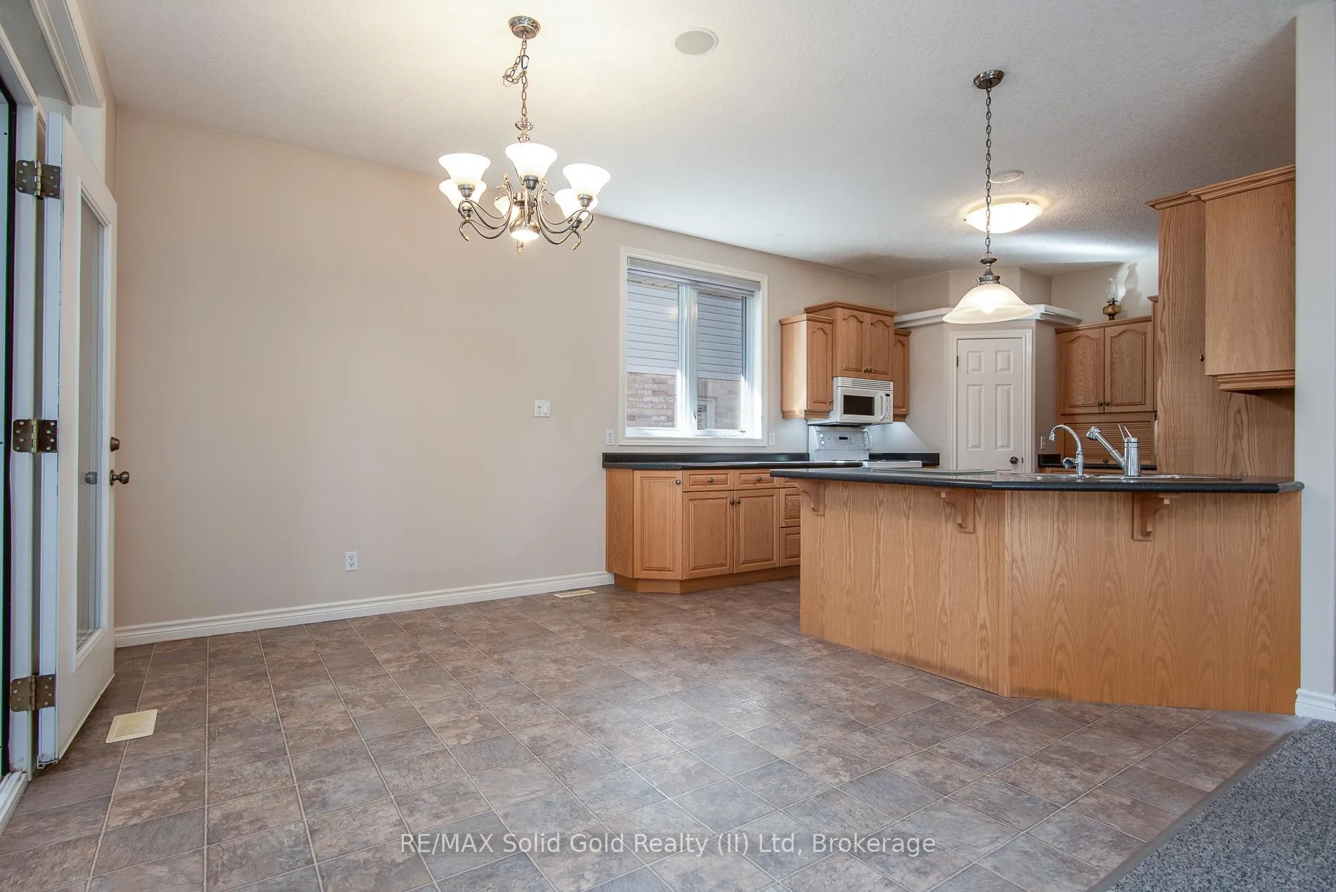 Photo 13 of 15 Parkview Drive, Wellesley — HOMEH