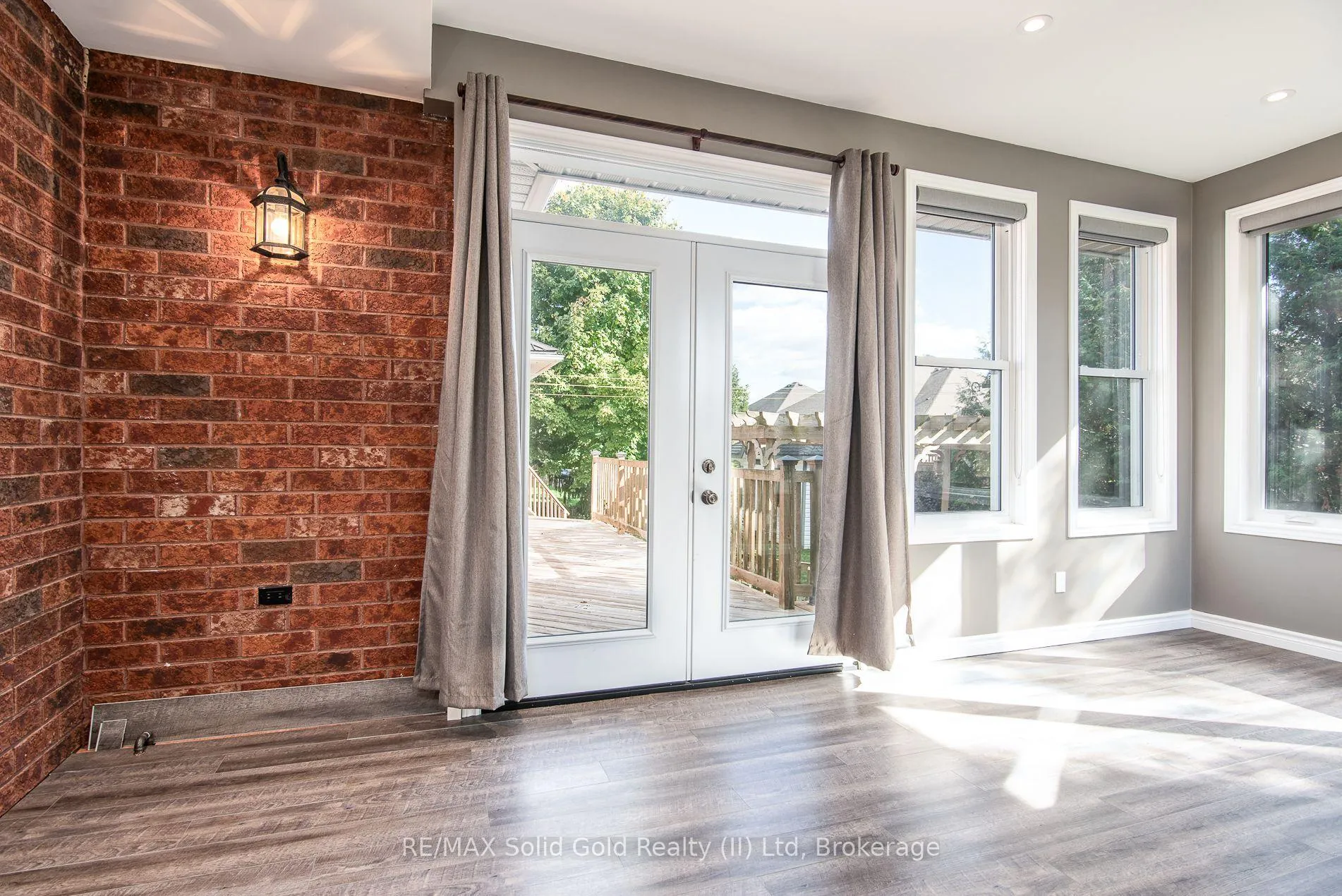Photo 18 of 15 Parkview Drive, Wellesley — HOMEH