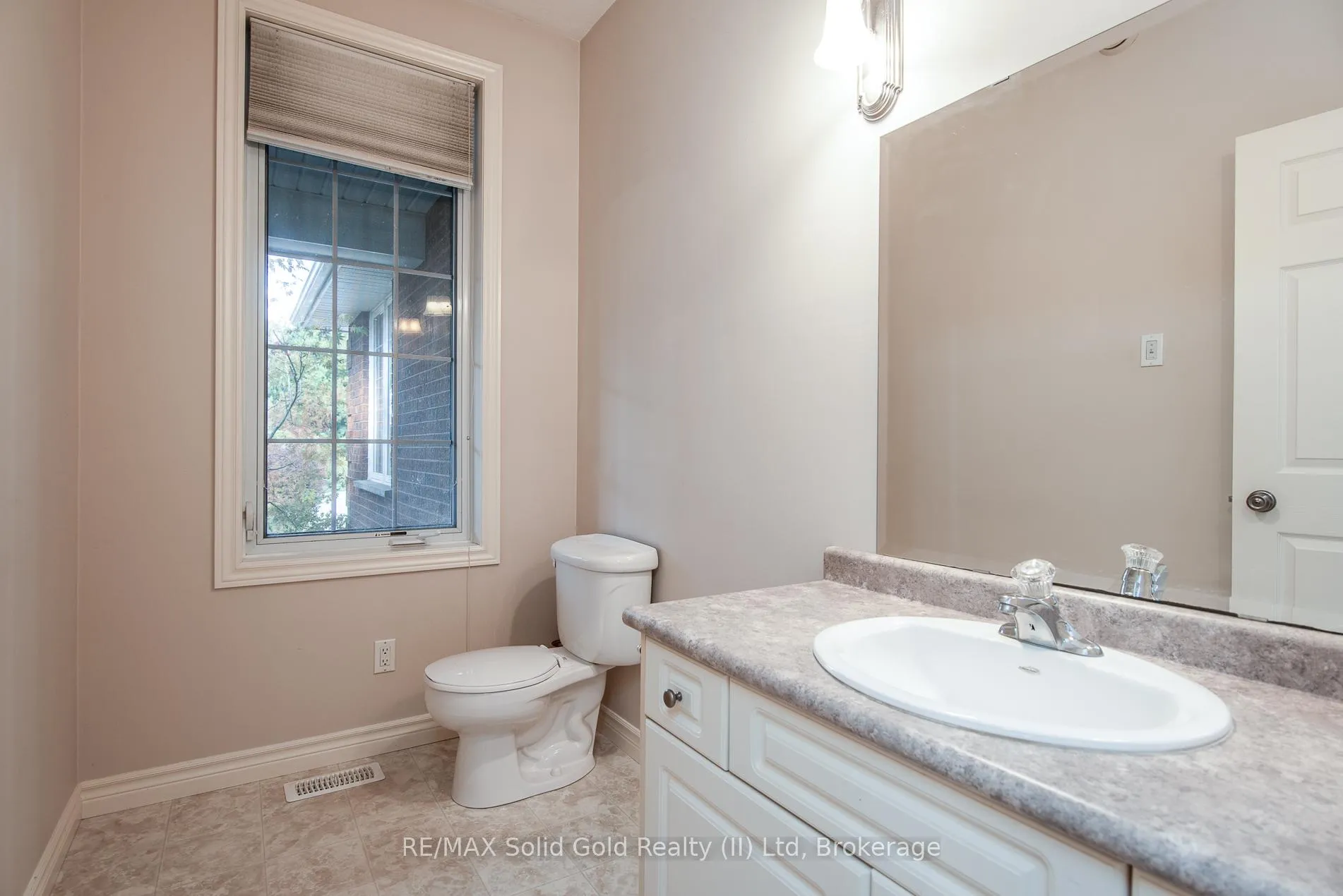 Photo 20 of 15 Parkview Drive, Wellesley — HOMEH