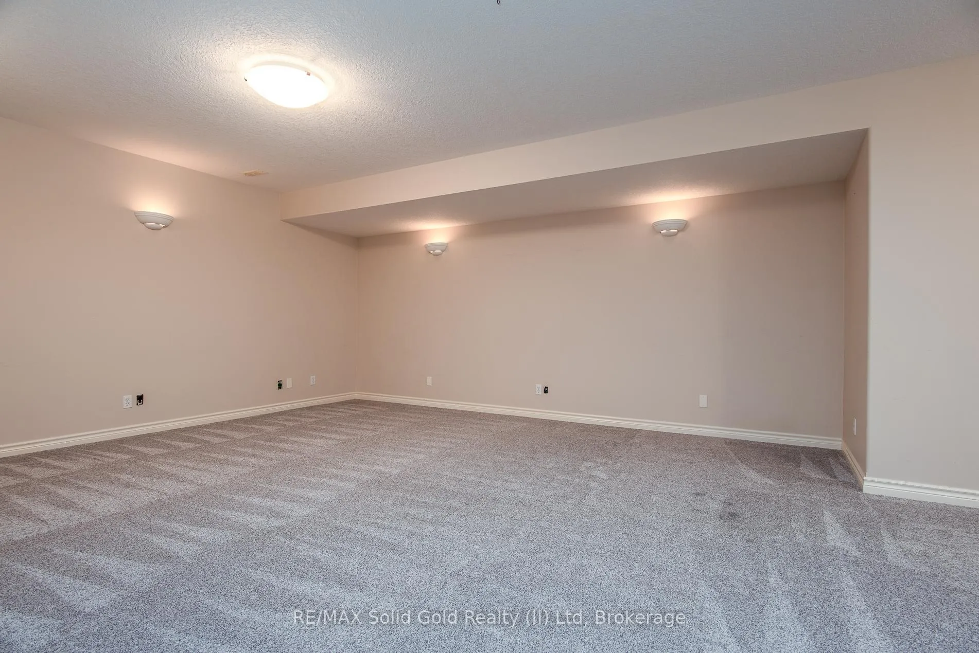 Photo 22 of 15 Parkview Drive, Wellesley — HOMEH