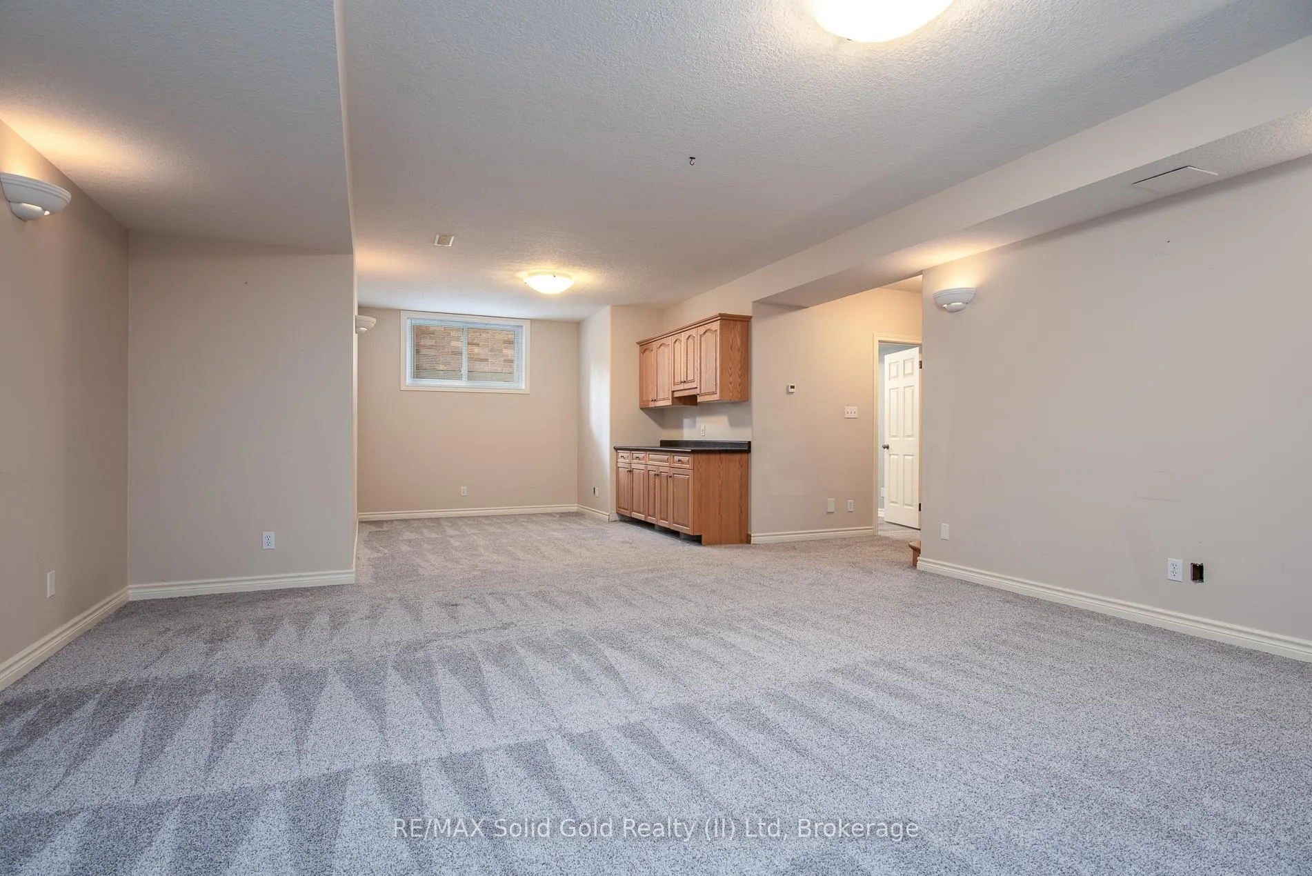 Photo 23 of 15 Parkview Drive, Wellesley — HOMEH