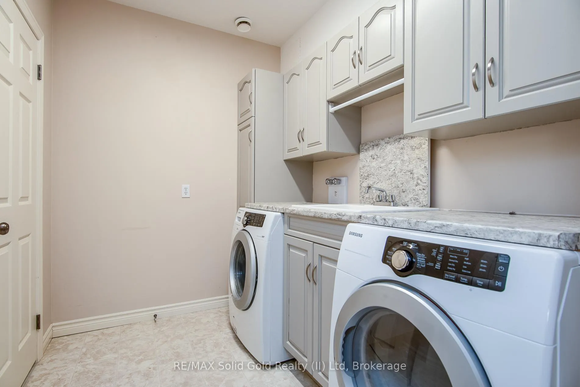 Photo 31 of 15 Parkview Drive, Wellesley — HOMEH