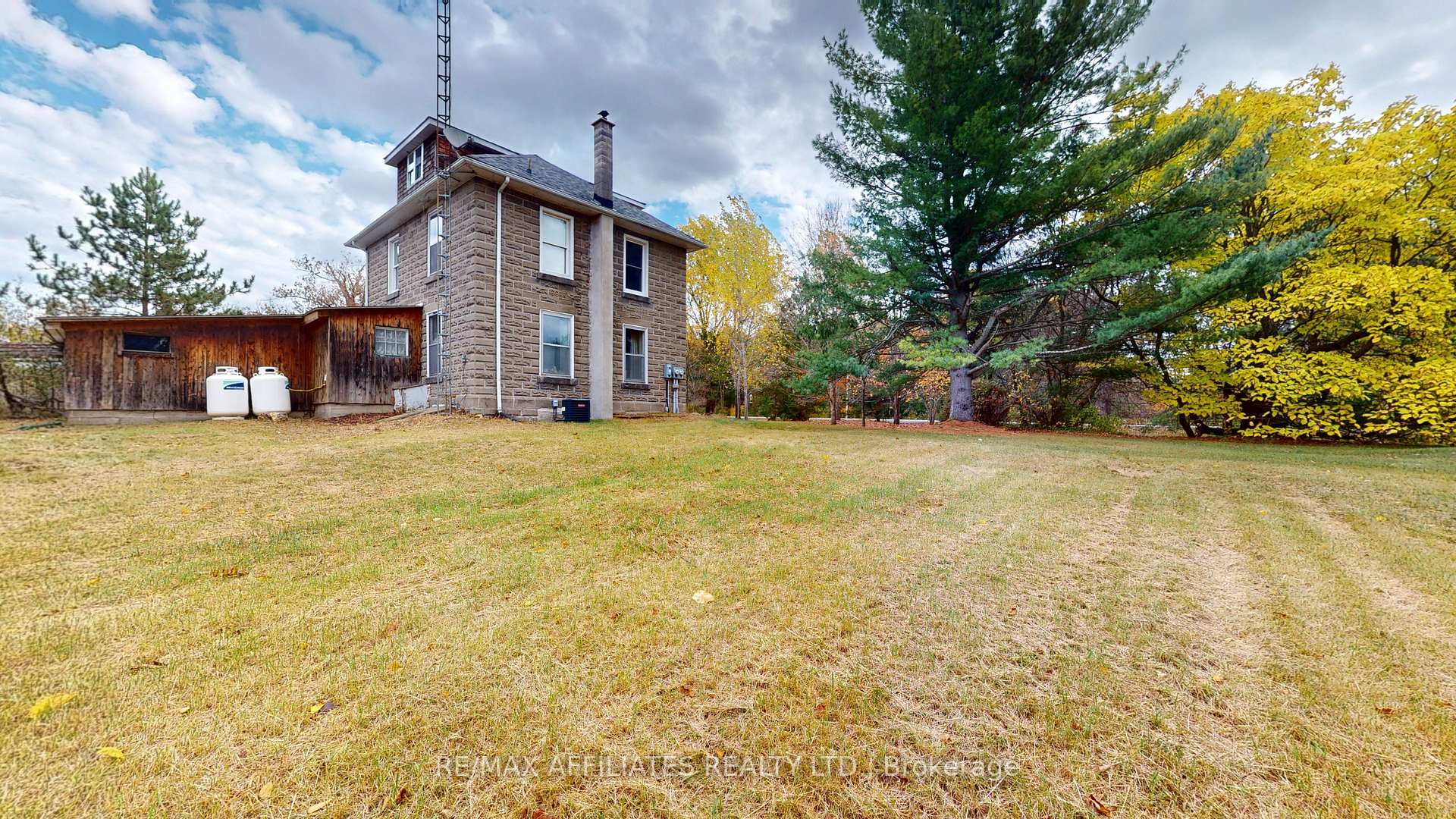 Photo 3 of 8218 County 21 Road, Augusta, Augusta Twp — HOMEH