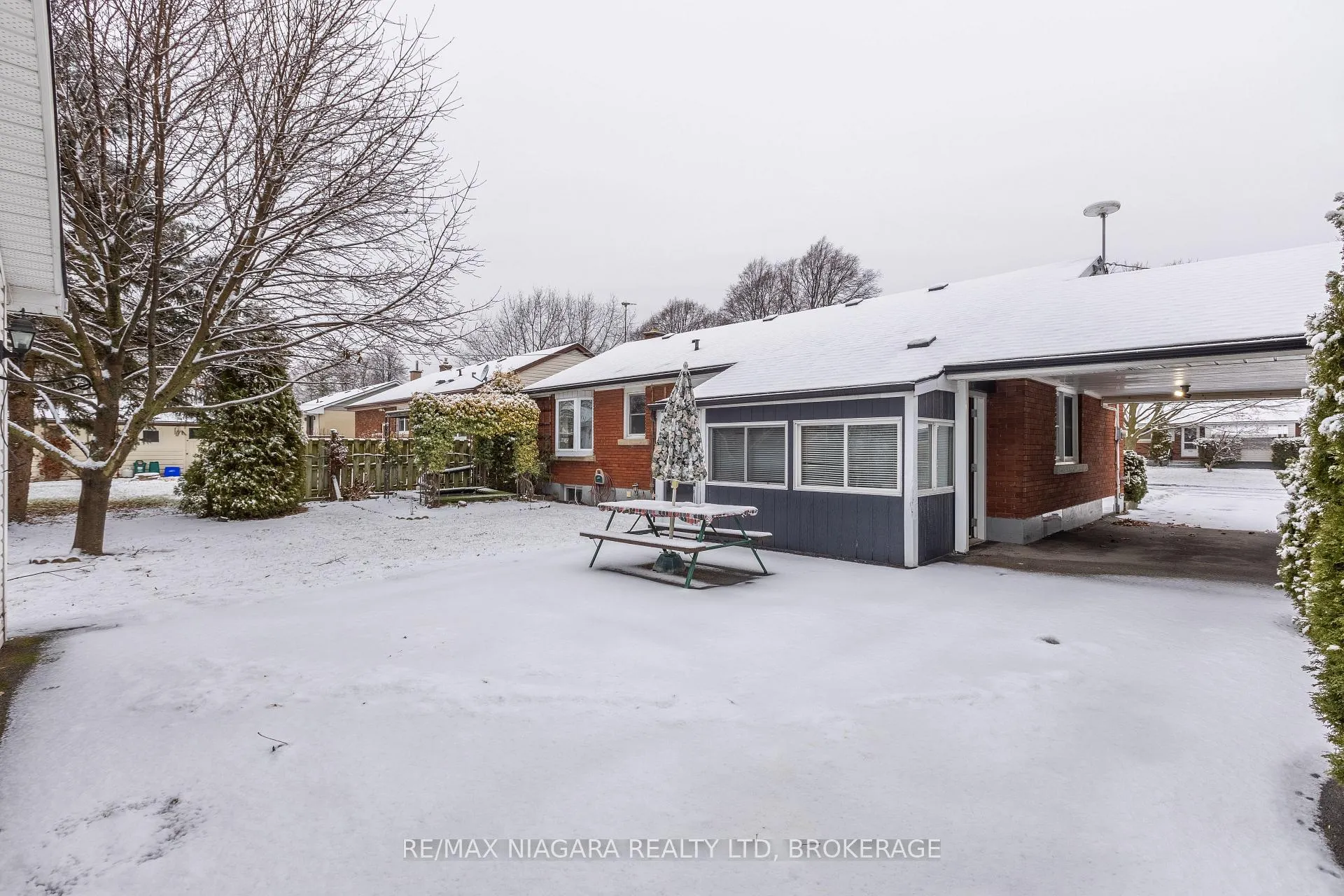Photo 6 of 57 Lindel Crescent, Welland, N. Welland — HOMEH