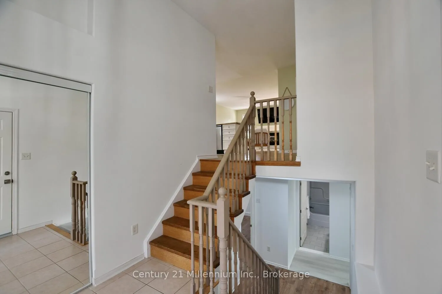 Photo 3 of 35 Northwood Drive, Wasaga Beach — HOMEH
