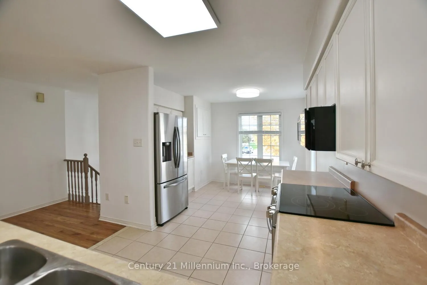 Photo 4 of 35 Northwood Drive, Wasaga Beach — HOMEH