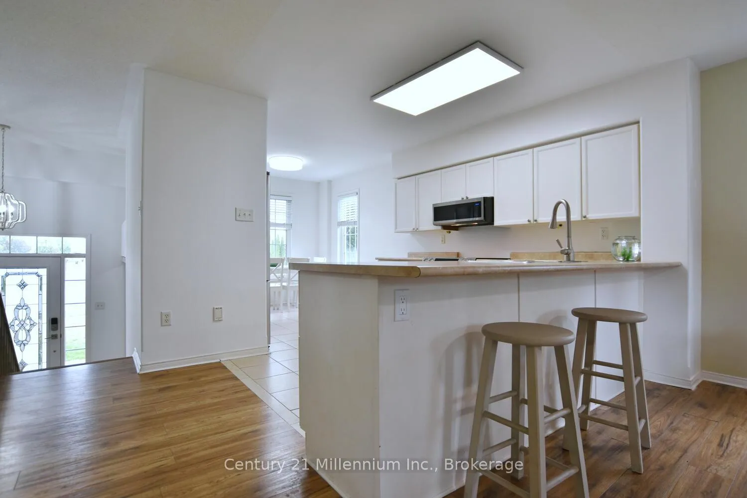 Photo 5 of 35 Northwood Drive, Wasaga Beach — HOMEH