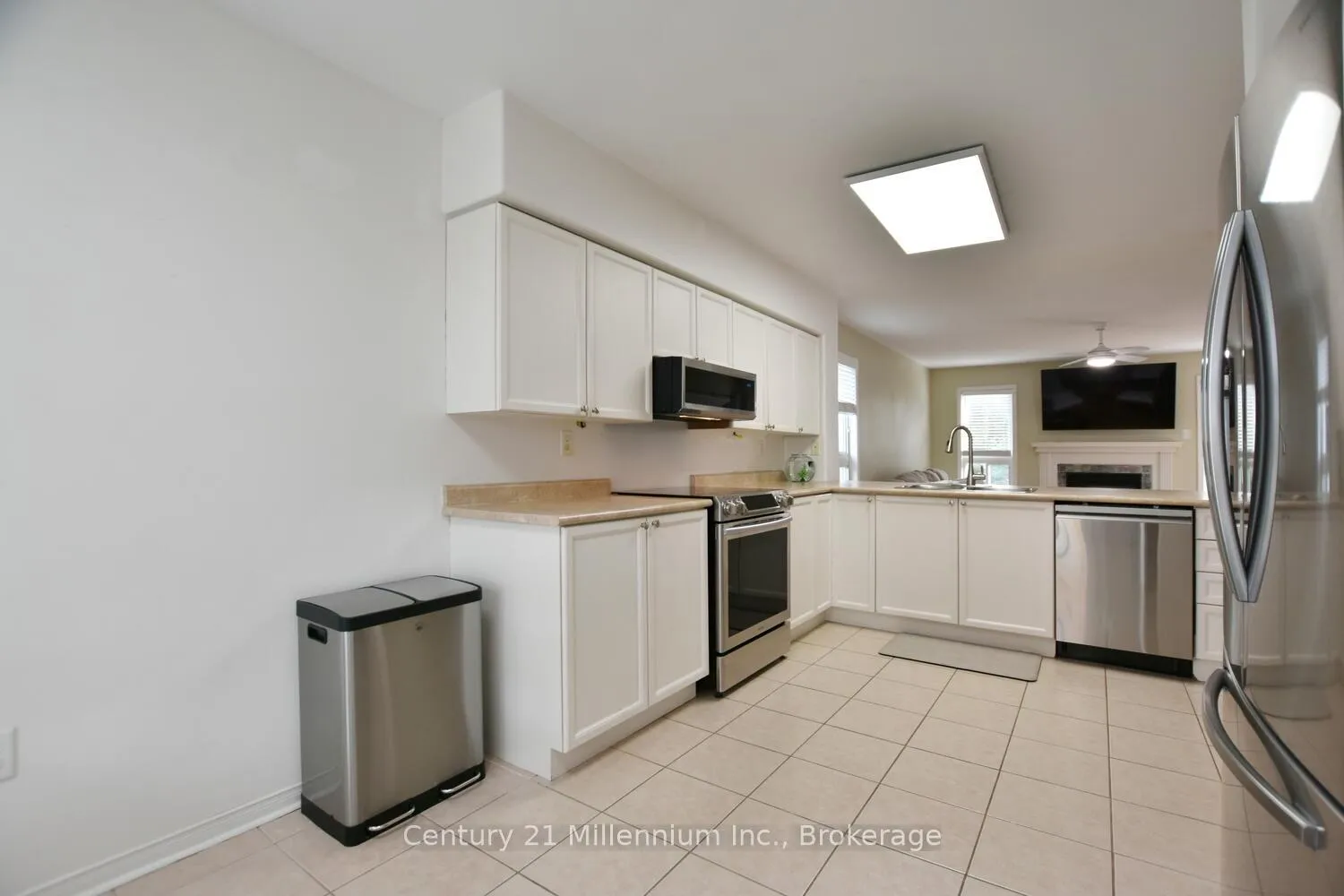 Photo 10 of 35 Northwood Drive, Wasaga Beach — HOMEH