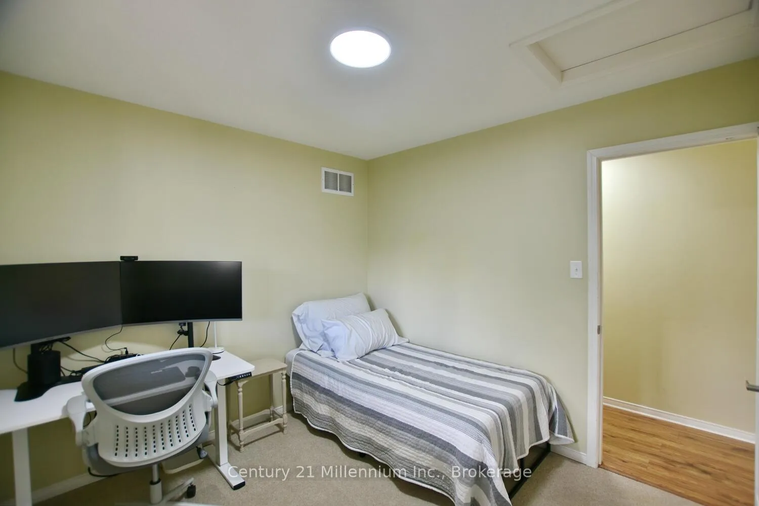 Photo 21 of 35 Northwood Drive, Wasaga Beach — HOMEH