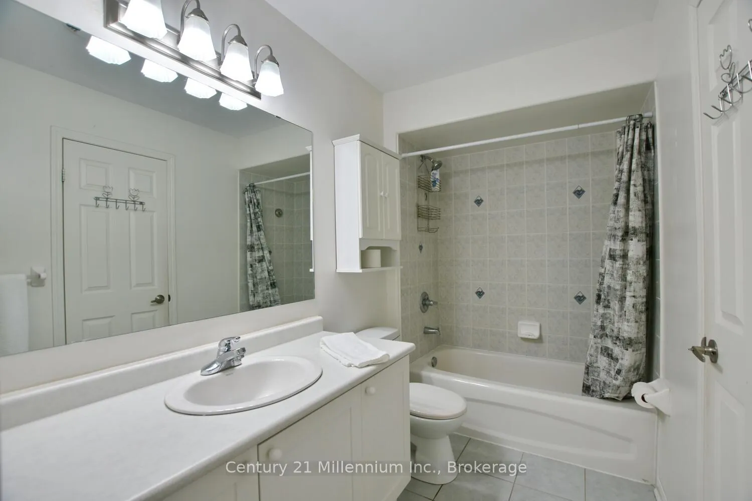 Photo 22 of 35 Northwood Drive, Wasaga Beach — HOMEH