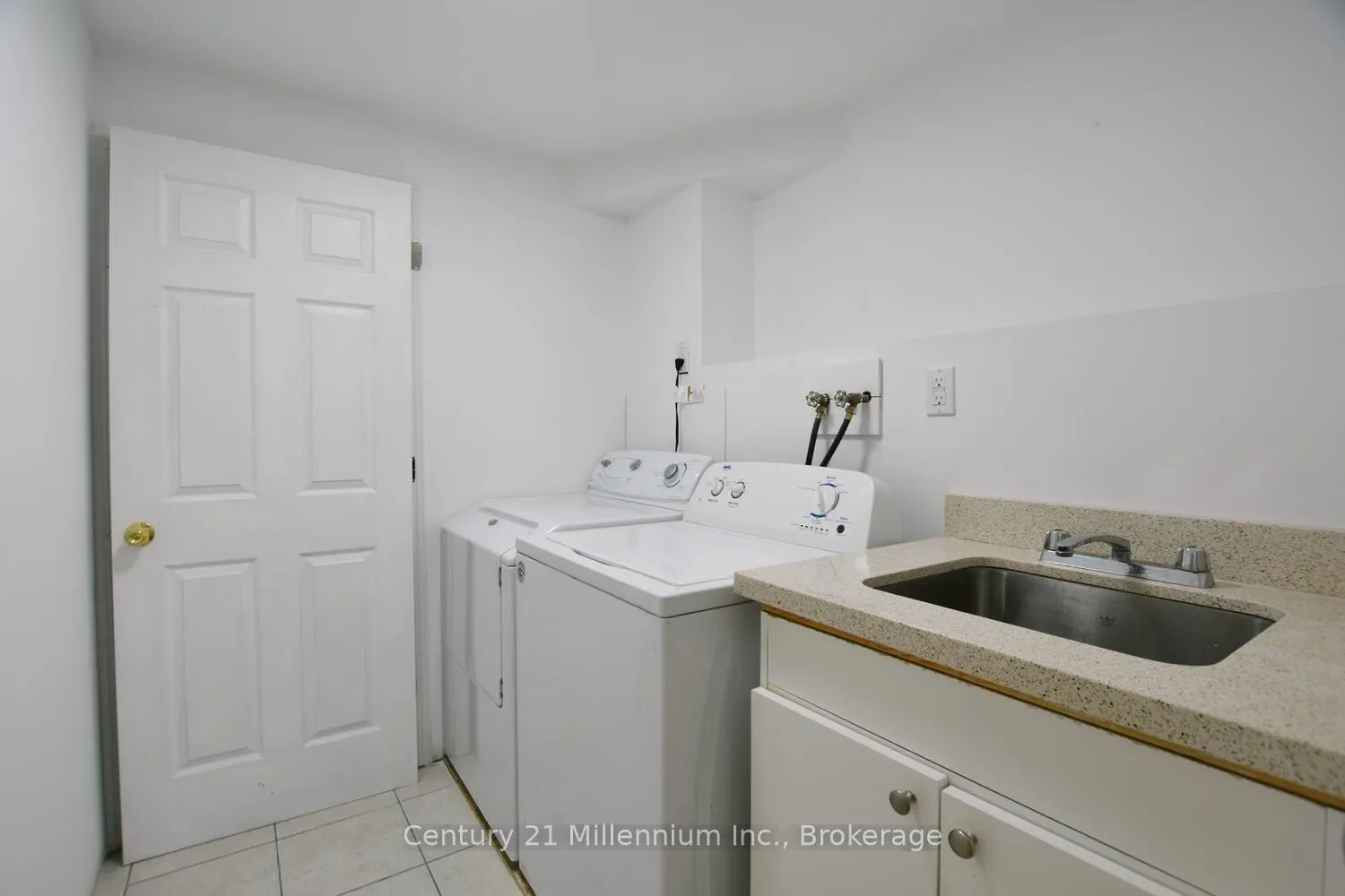 Photo 31 of 35 Northwood Drive, Wasaga Beach — HOMEH