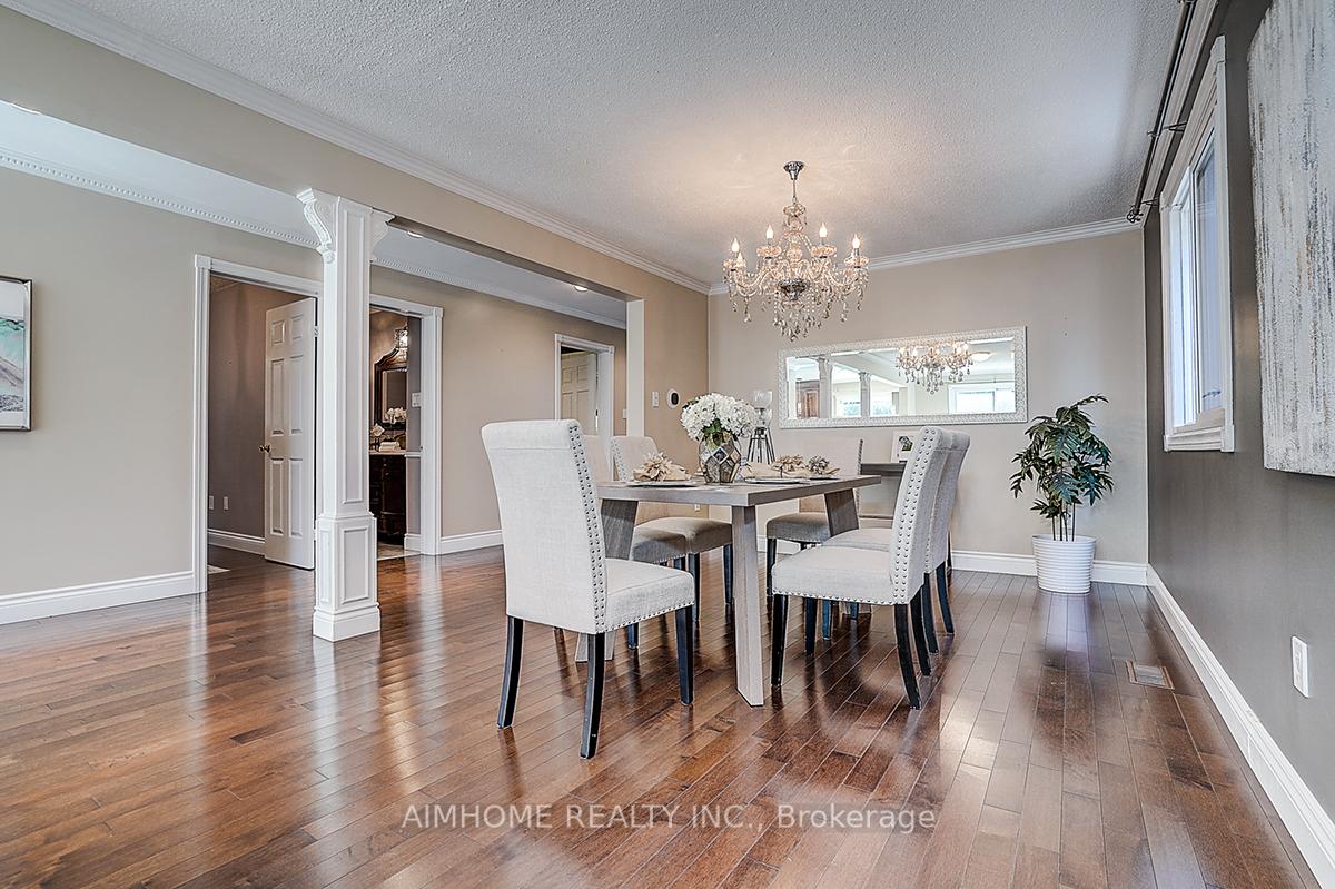 Photo 5 of 205 Pinewood Drive, Vaughan, Crestwood-Springfarm-Yorkhill — HOMEH
