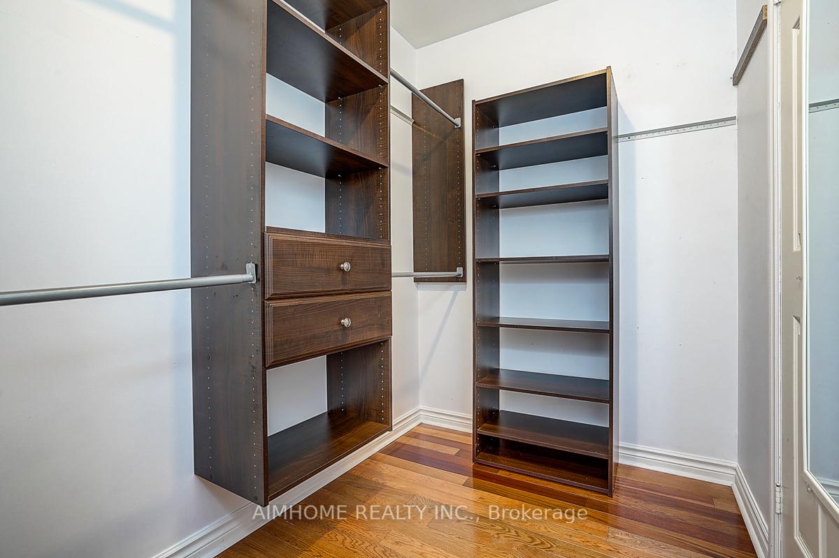 Photo 22 of 205 Pinewood Drive, Vaughan, Crestwood-Springfarm-Yorkhill — HOMEH