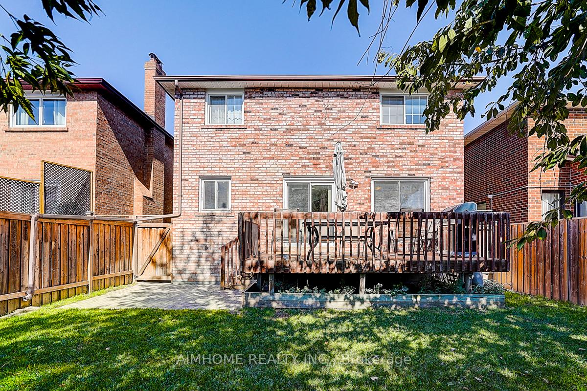 Photo 32 of 205 Pinewood Drive, Vaughan, Crestwood-Springfarm-Yorkhill — HOMEH