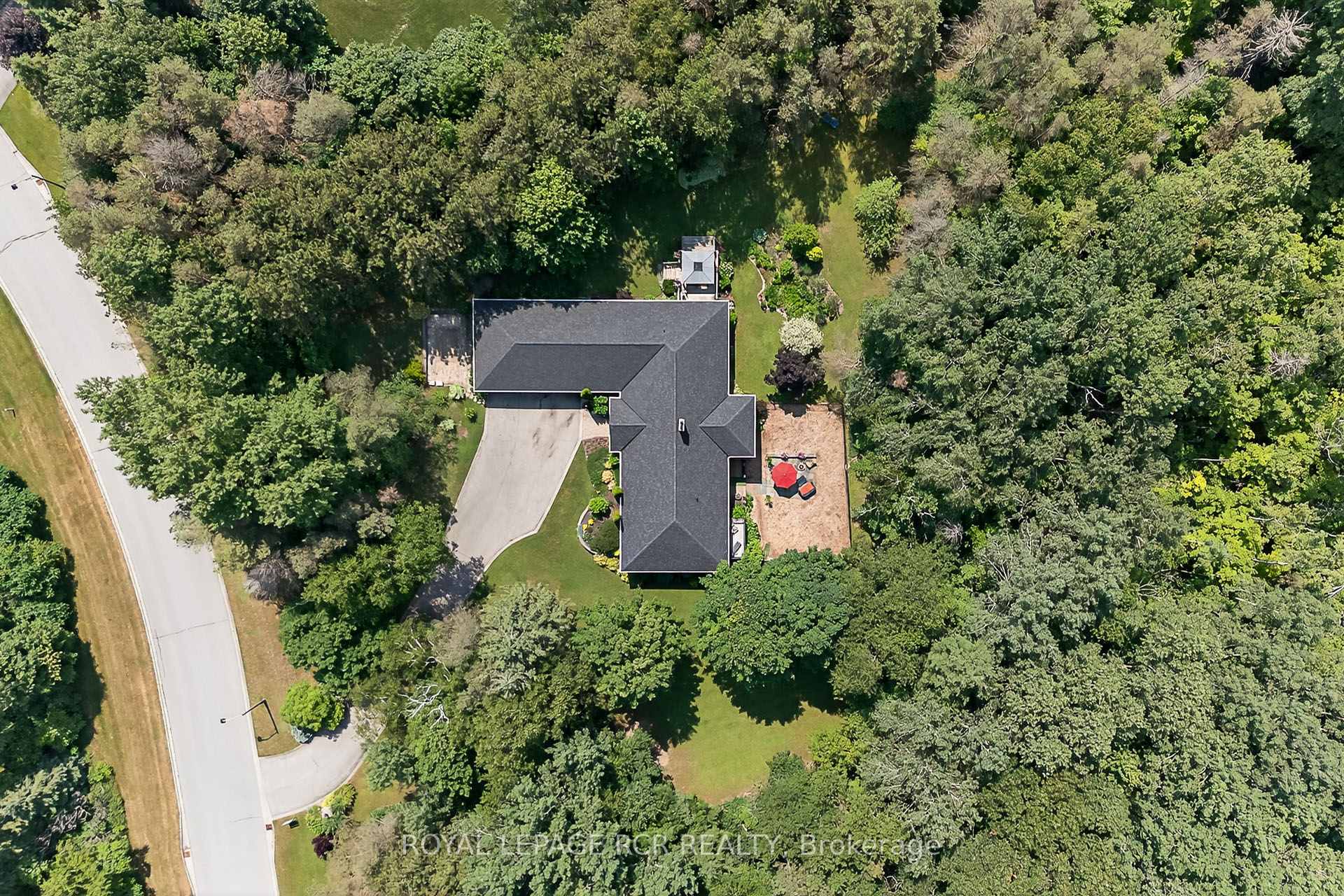 Photo 4 of 11 Foxfire Chase, Uxbridge, Rural Uxbridge — HOMEH