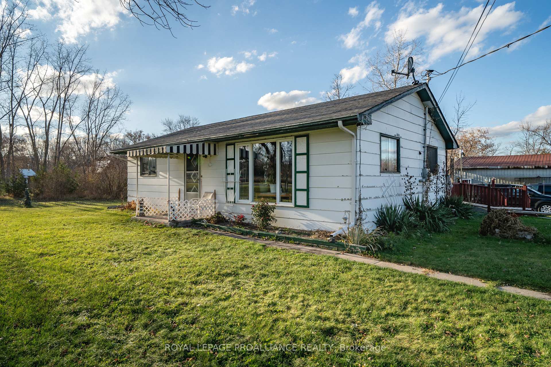 Front of 6089 Old Highway 2