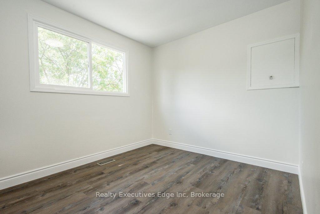 Photo 11 of Unit Main, 590 Canewood Crescent, Waterloo — HOMEH