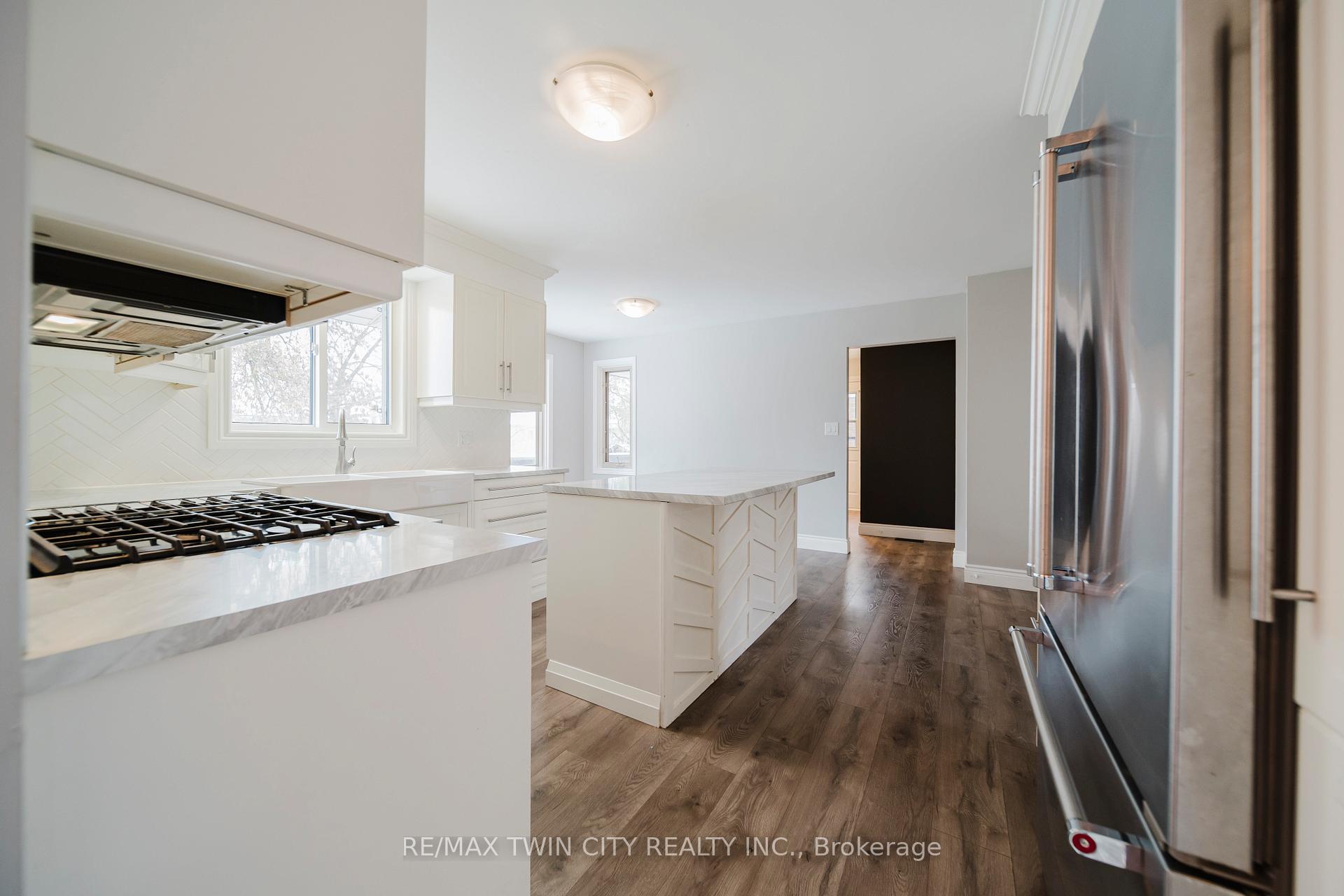 Photo 12 of 7 Campbell Place, Wellesley — HOMEH