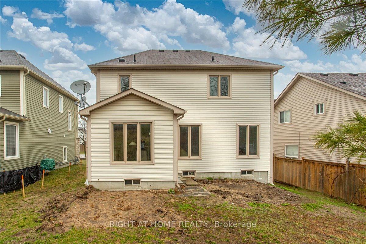 Photo 2 of 72 Christy Drive, Wasaga Beach — HOMEH