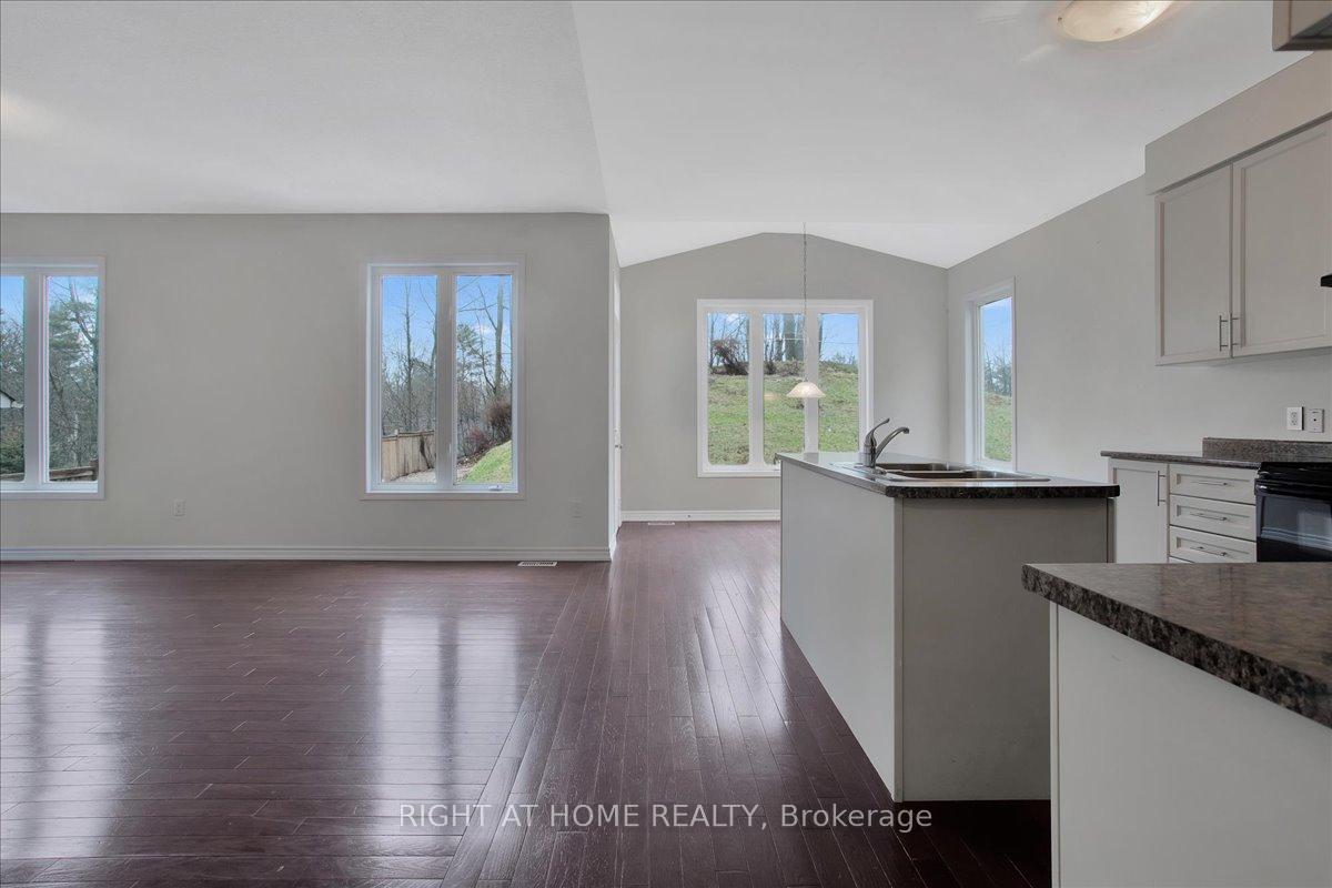 Photo 10 of 72 Christy Drive, Wasaga Beach — HOMEH