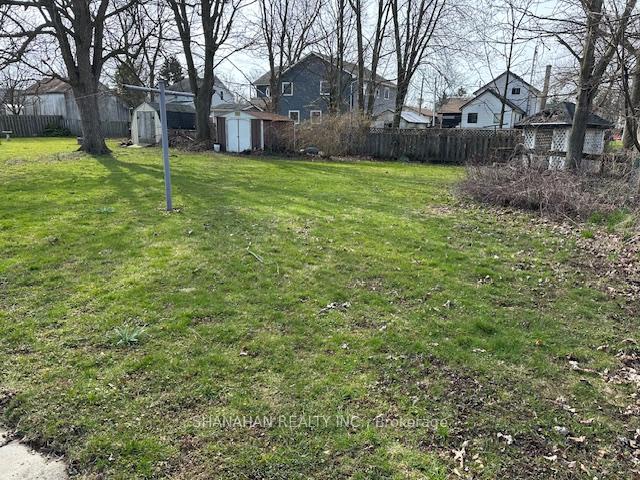 Photo 3 of 576 Simcoe Street, Warwick, Watford — HOMEH