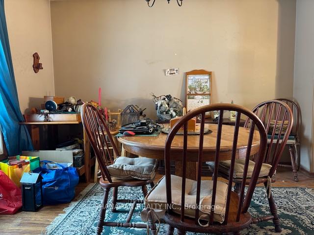 Photo 8 of 576 Simcoe Street, Warwick, Watford — HOMEH