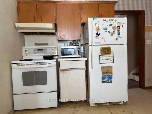 Photo 11 of 576 Simcoe Street, Warwick, Watford — HOMEH