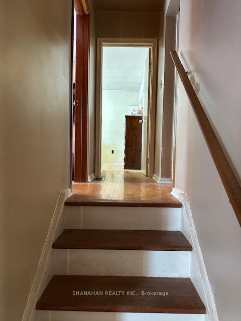 Photo 15 of 576 Simcoe Street, Warwick, Watford — HOMEH
