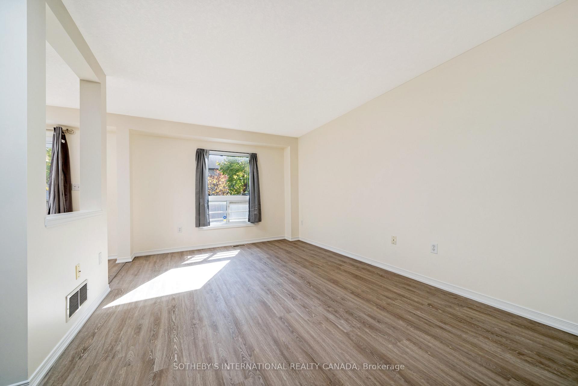 Photo 7 of 571 Wild Iris Avenue, Waterloo, Columbia Forest — HOMEH