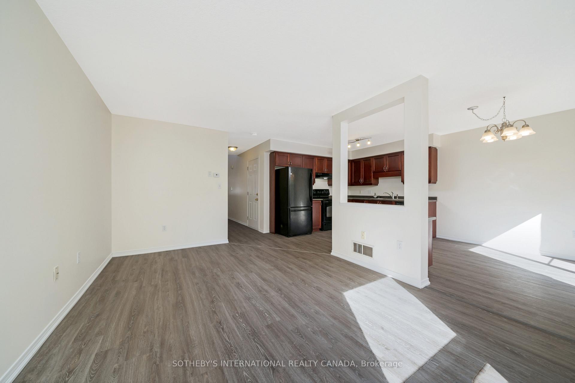 Photo 9 of 571 Wild Iris Avenue, Waterloo, Columbia Forest — HOMEH