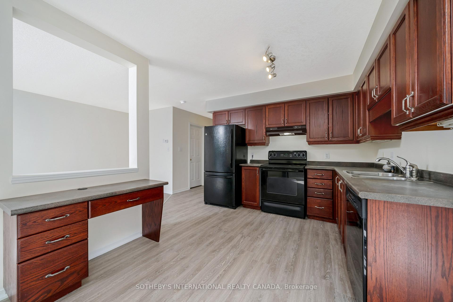 Photo 12 of 571 Wild Iris Avenue, Waterloo, Columbia Forest — HOMEH