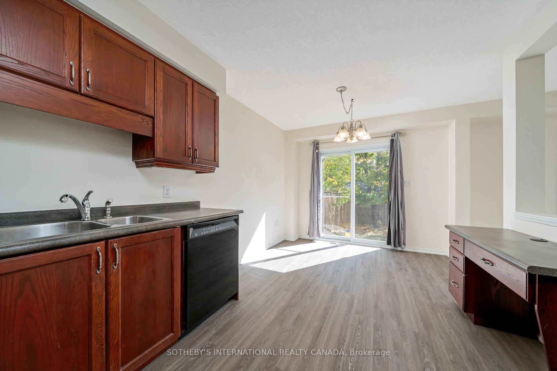 Photo 14 of 571 Wild Iris Avenue, Waterloo, Columbia Forest — HOMEH
