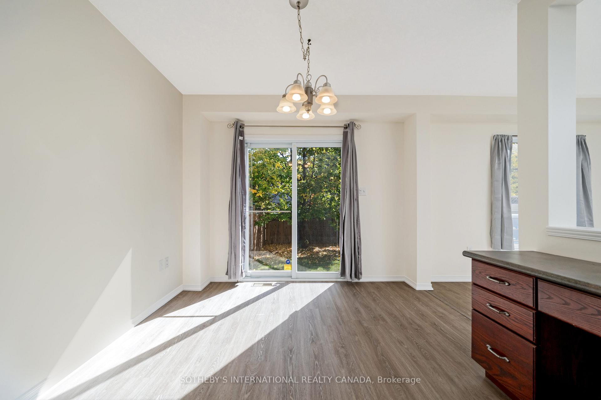 Photo 15 of 571 Wild Iris Avenue, Waterloo, Columbia Forest — HOMEH