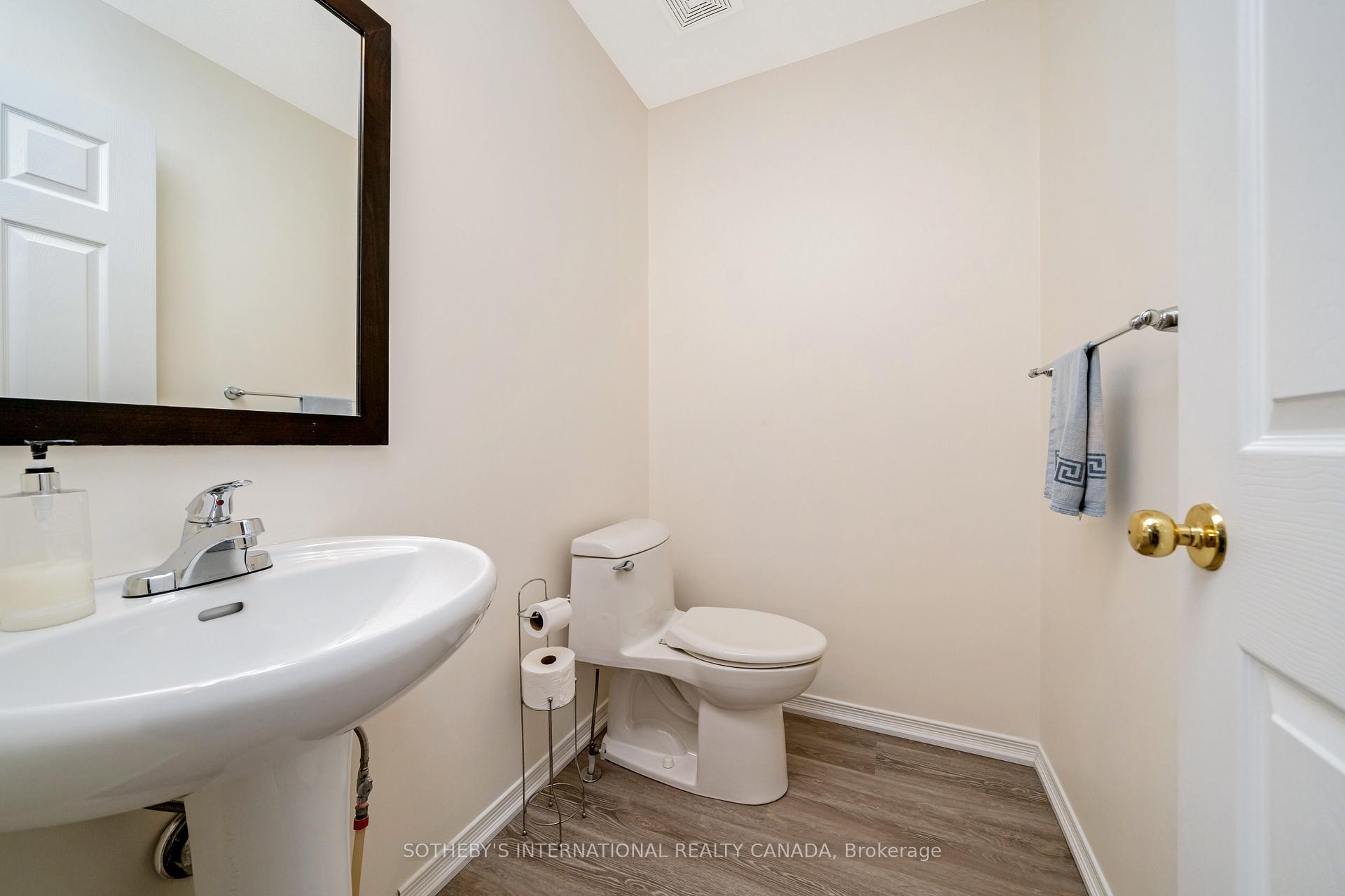 Photo 16 of 571 Wild Iris Avenue, Waterloo, Columbia Forest — HOMEH