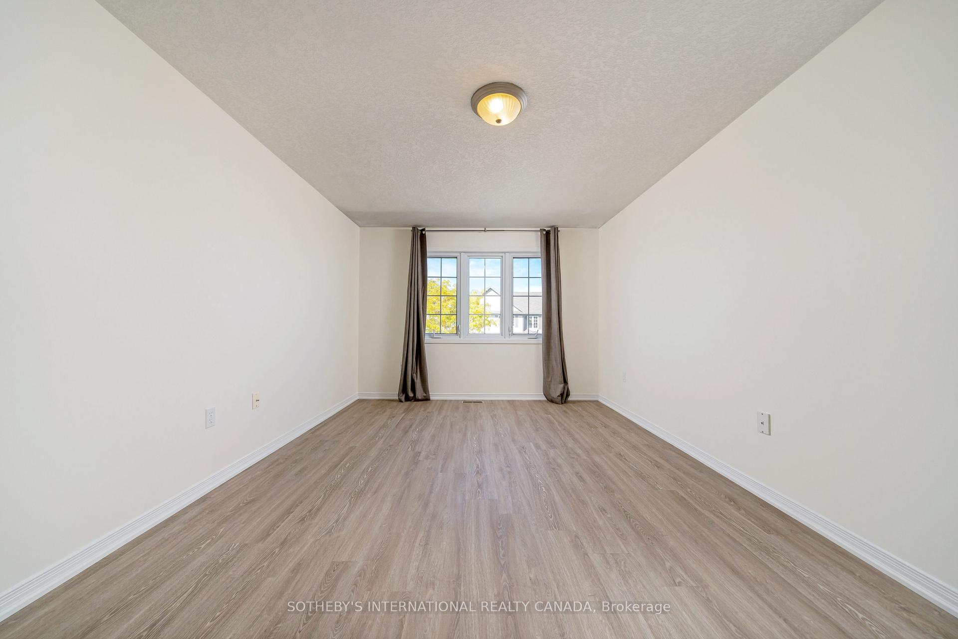Photo 19 of 571 Wild Iris Avenue, Waterloo, Columbia Forest — HOMEH
