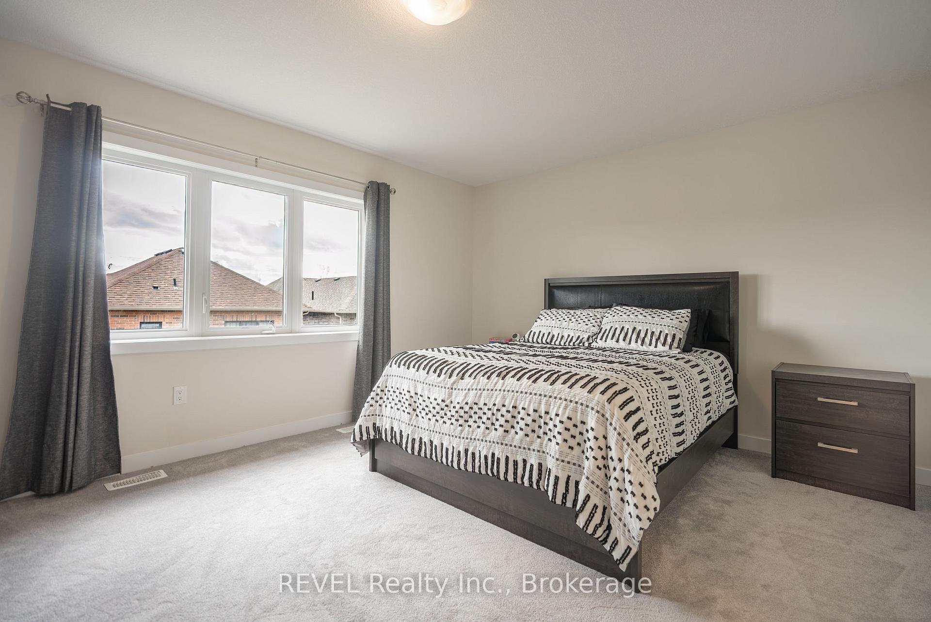 Photo 15 of 145 Stern Drive, Welland, Dain City — HOMEH
