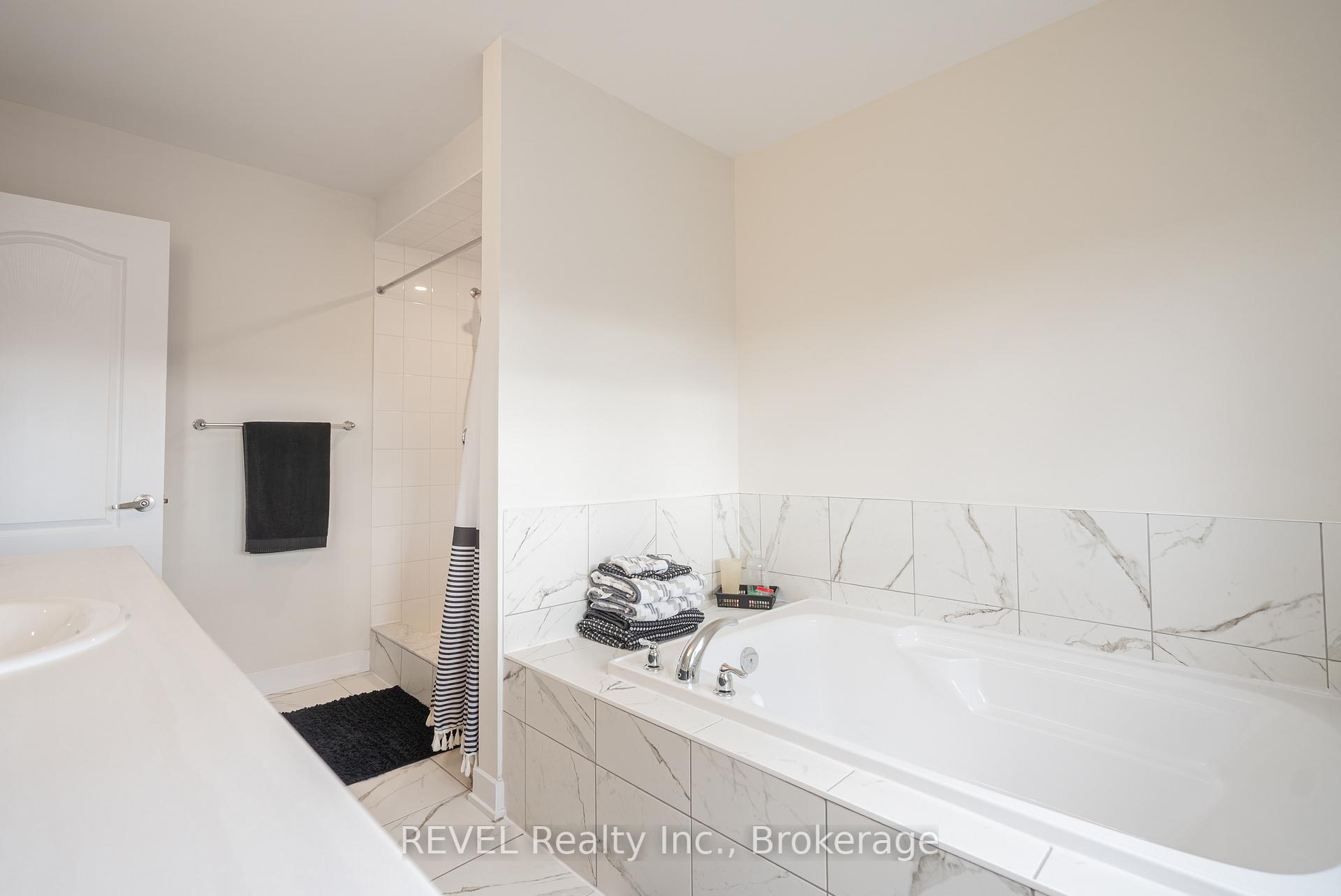 Photo 18 of 145 Stern Drive, Welland, Dain City — HOMEH