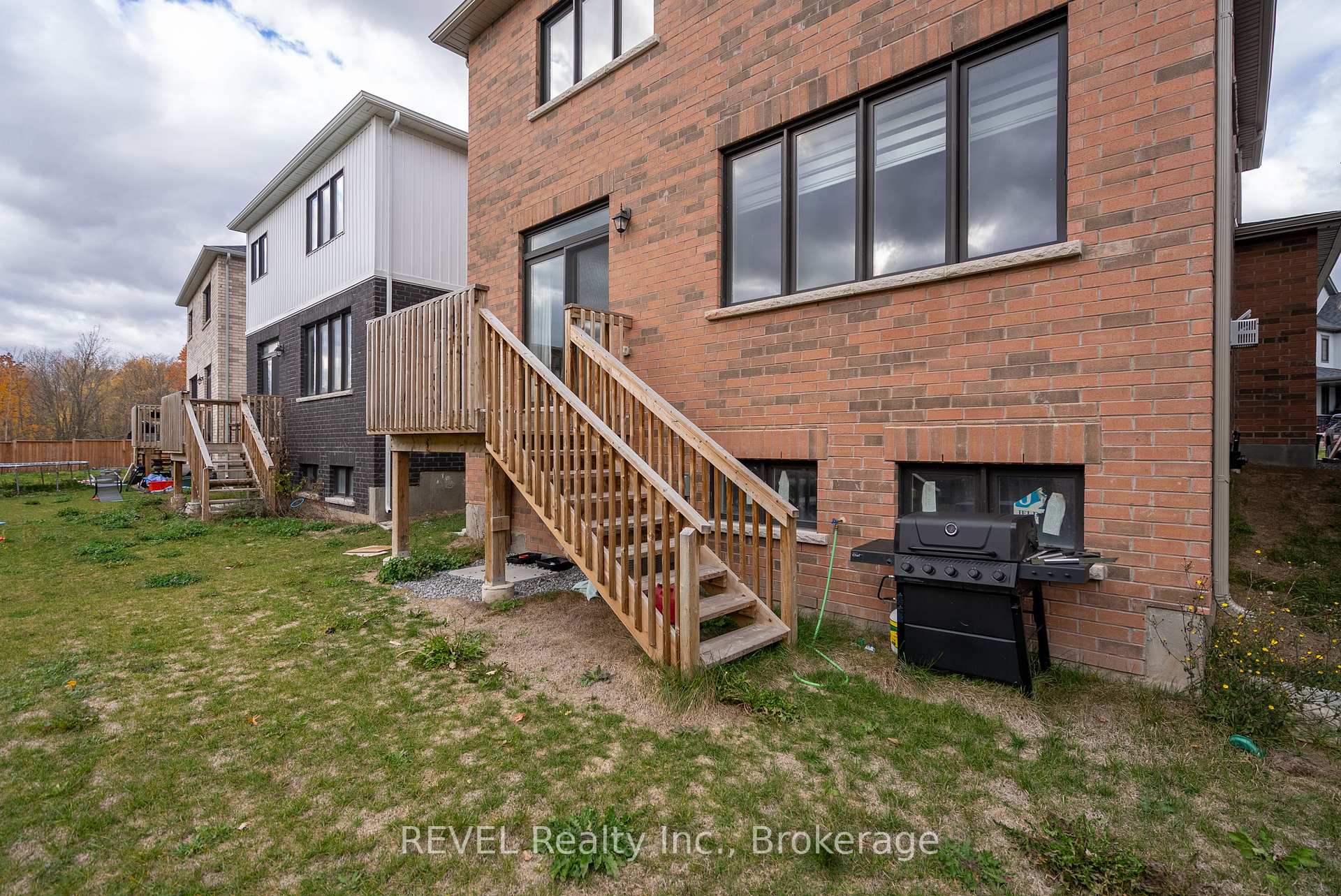 Photo 31 of 145 Stern Drive, Welland, Dain City — HOMEH