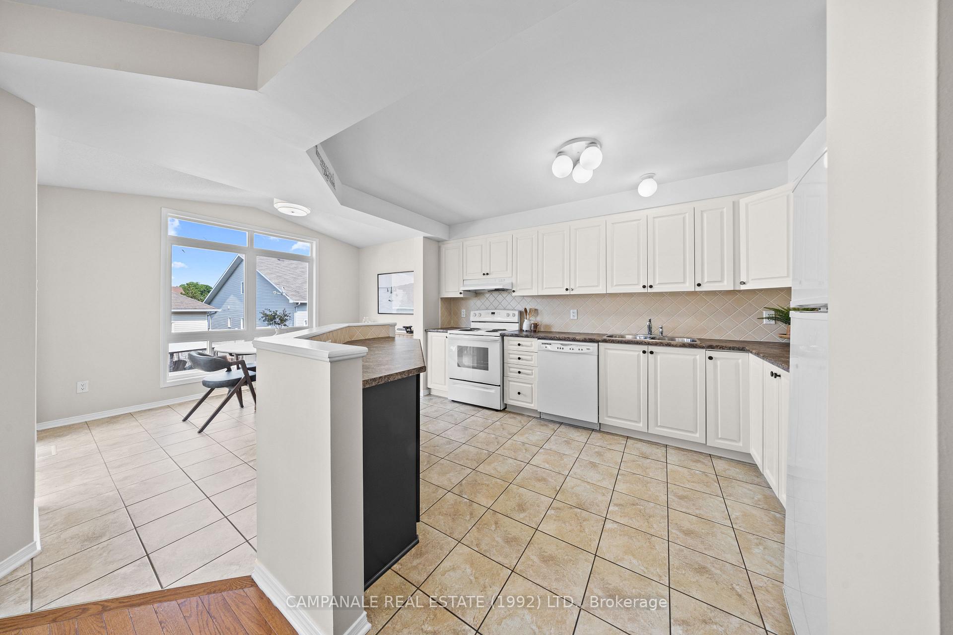 Photo 8 of 98 Wolff Crescent, Arnprior — HOMEH