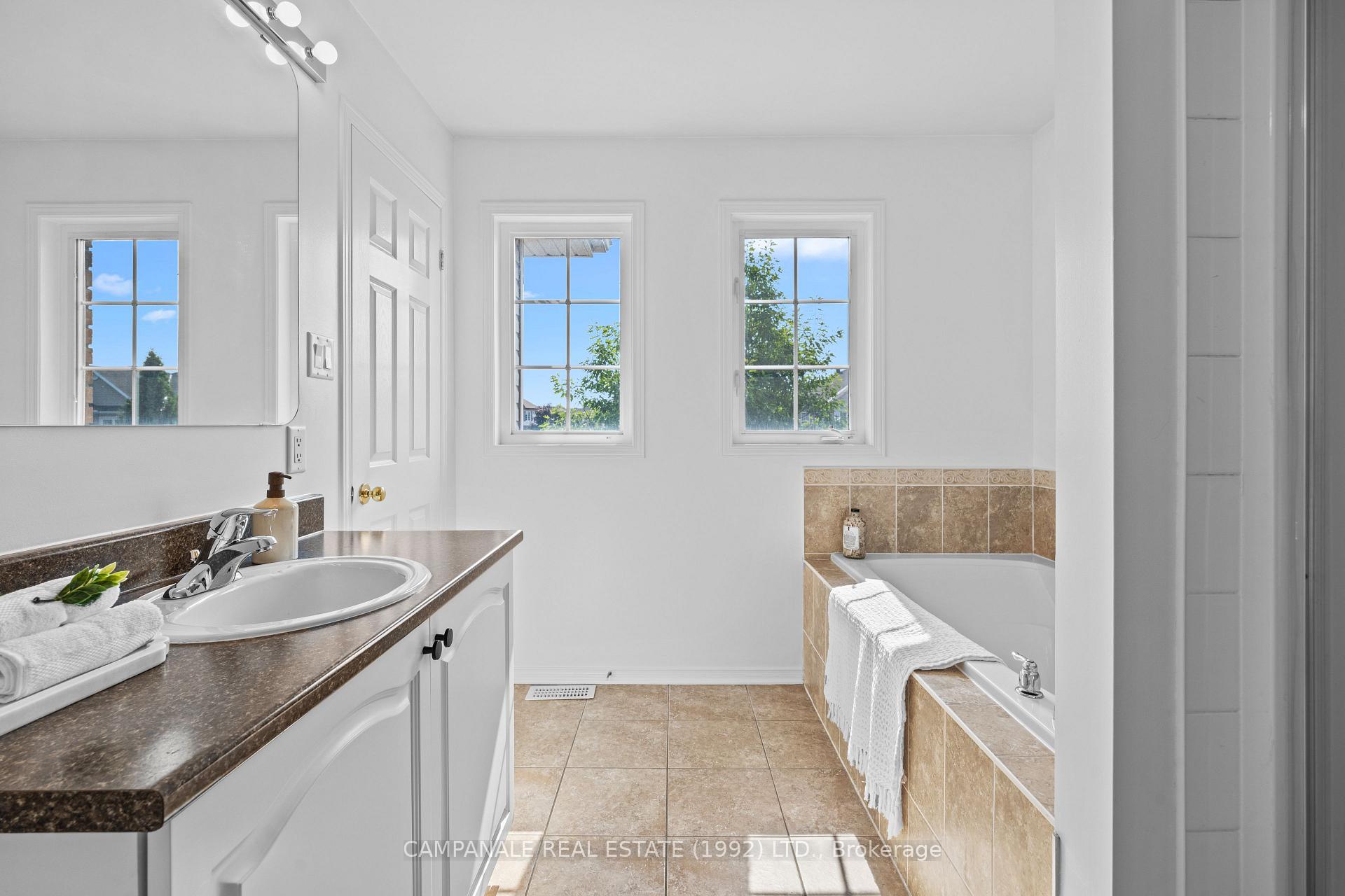 Photo 17 of 98 Wolff Crescent, Arnprior — HOMEH