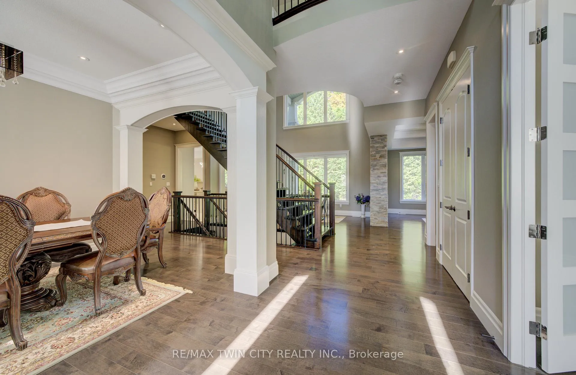 Photo 2 of 705 Meadowsweet Avenue, Waterloo — HOMEH