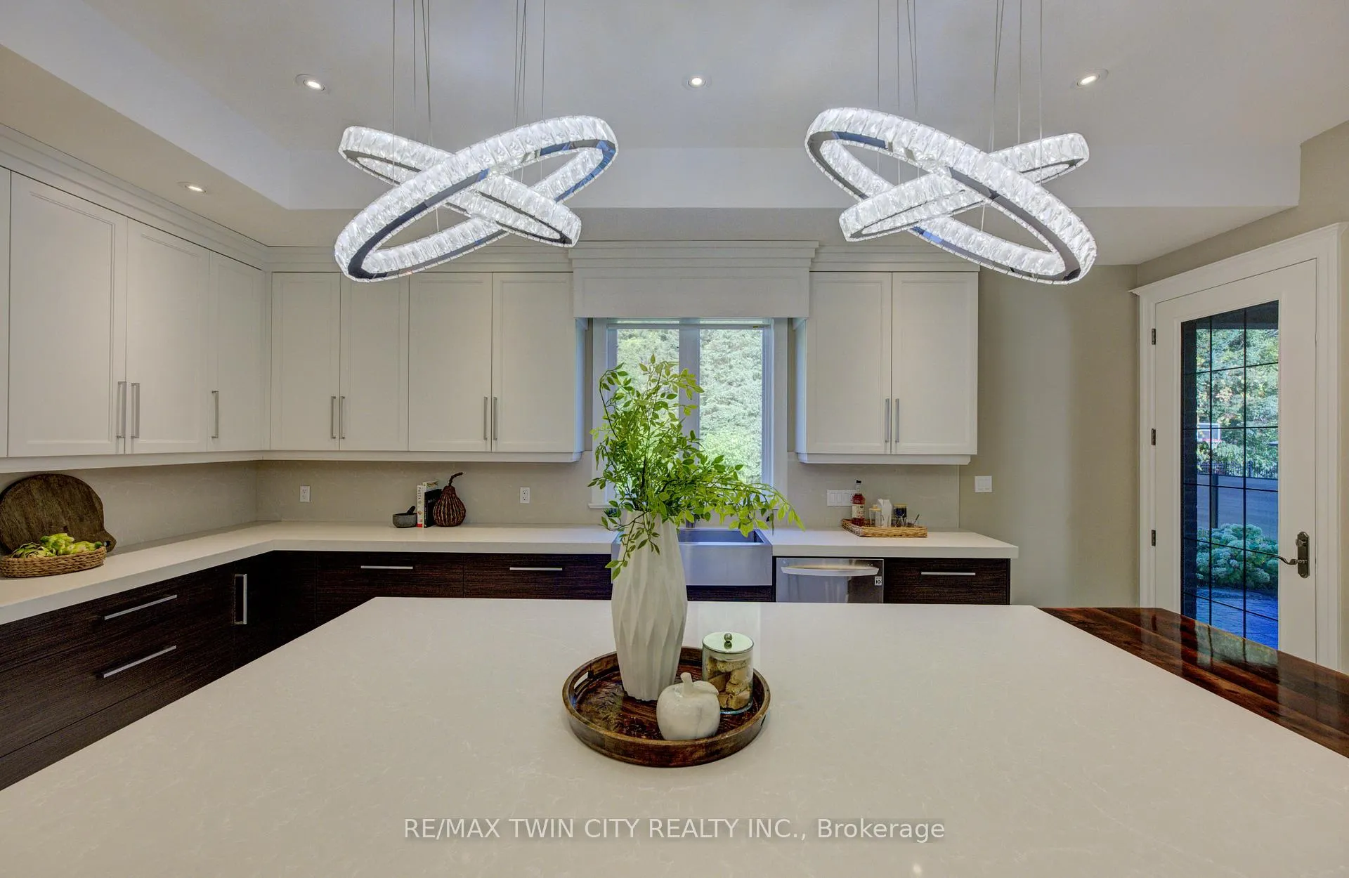 Photo 10 of 705 Meadowsweet Avenue, Waterloo — HOMEH