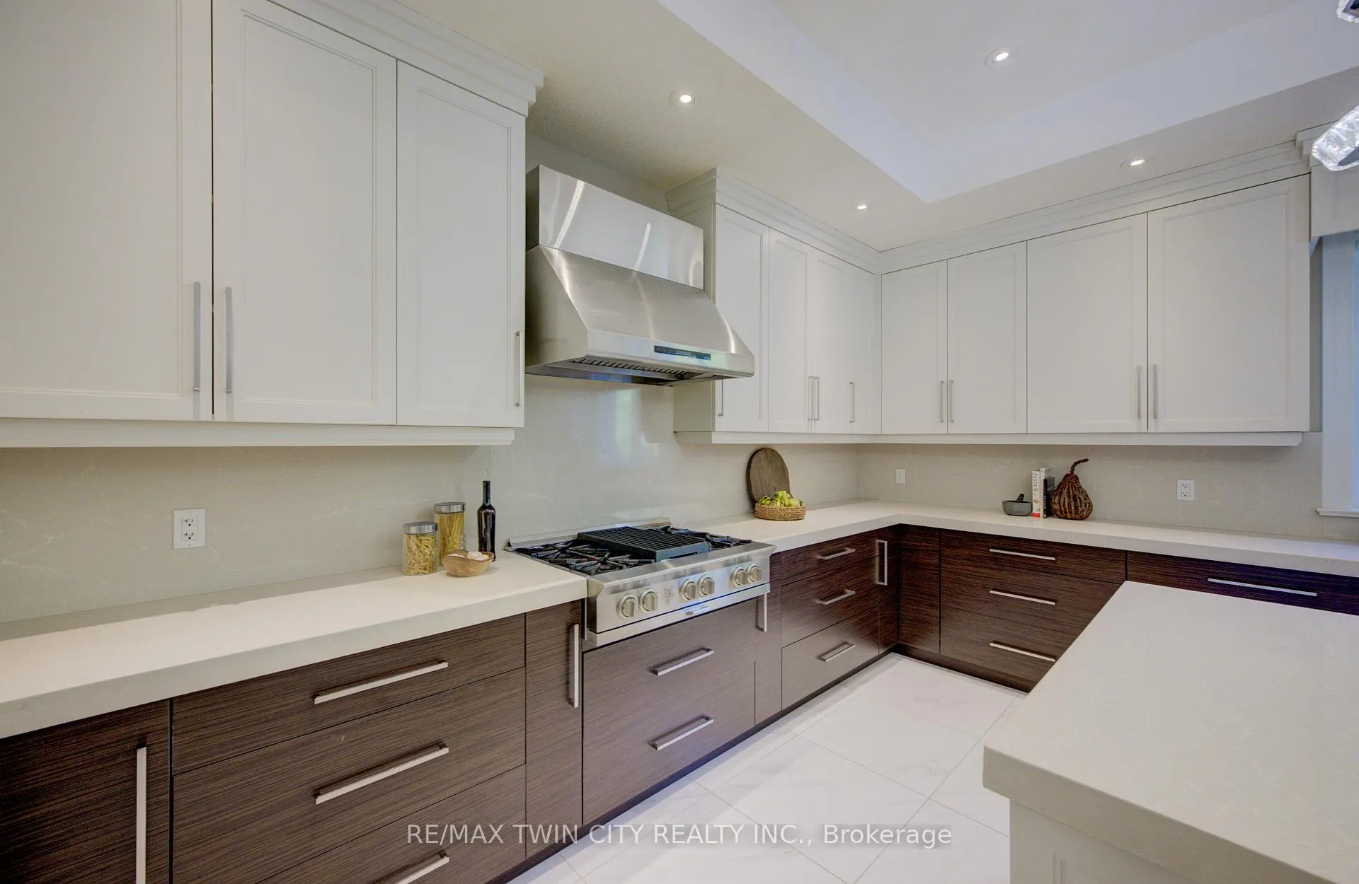 Photo 11 of 705 Meadowsweet Avenue, Waterloo — HOMEH